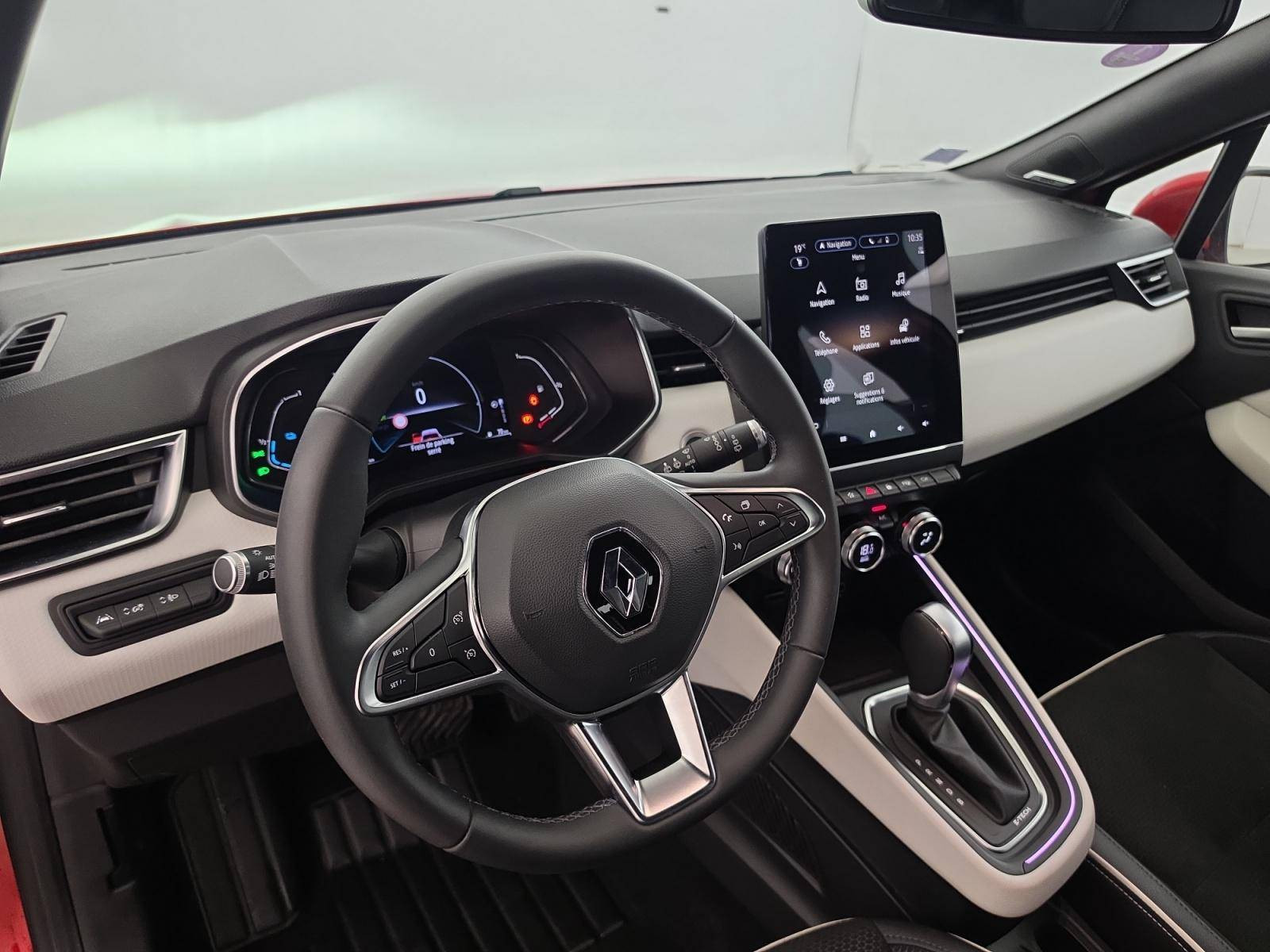 Vente en ligne Renault Clio 5 Clio E-Tech 140 au prix de 14 990 €