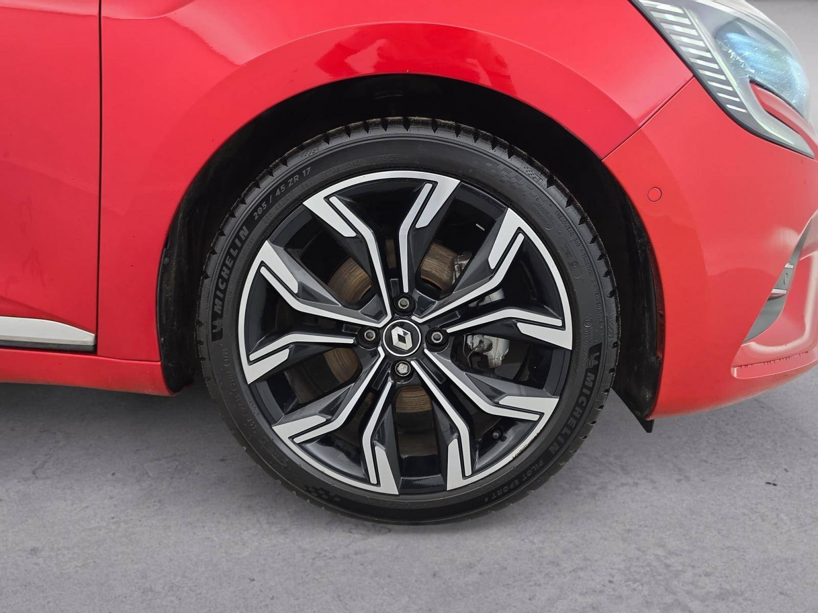 Vente en ligne Renault Clio 5 Clio E-Tech 140 au prix de 14 990 €