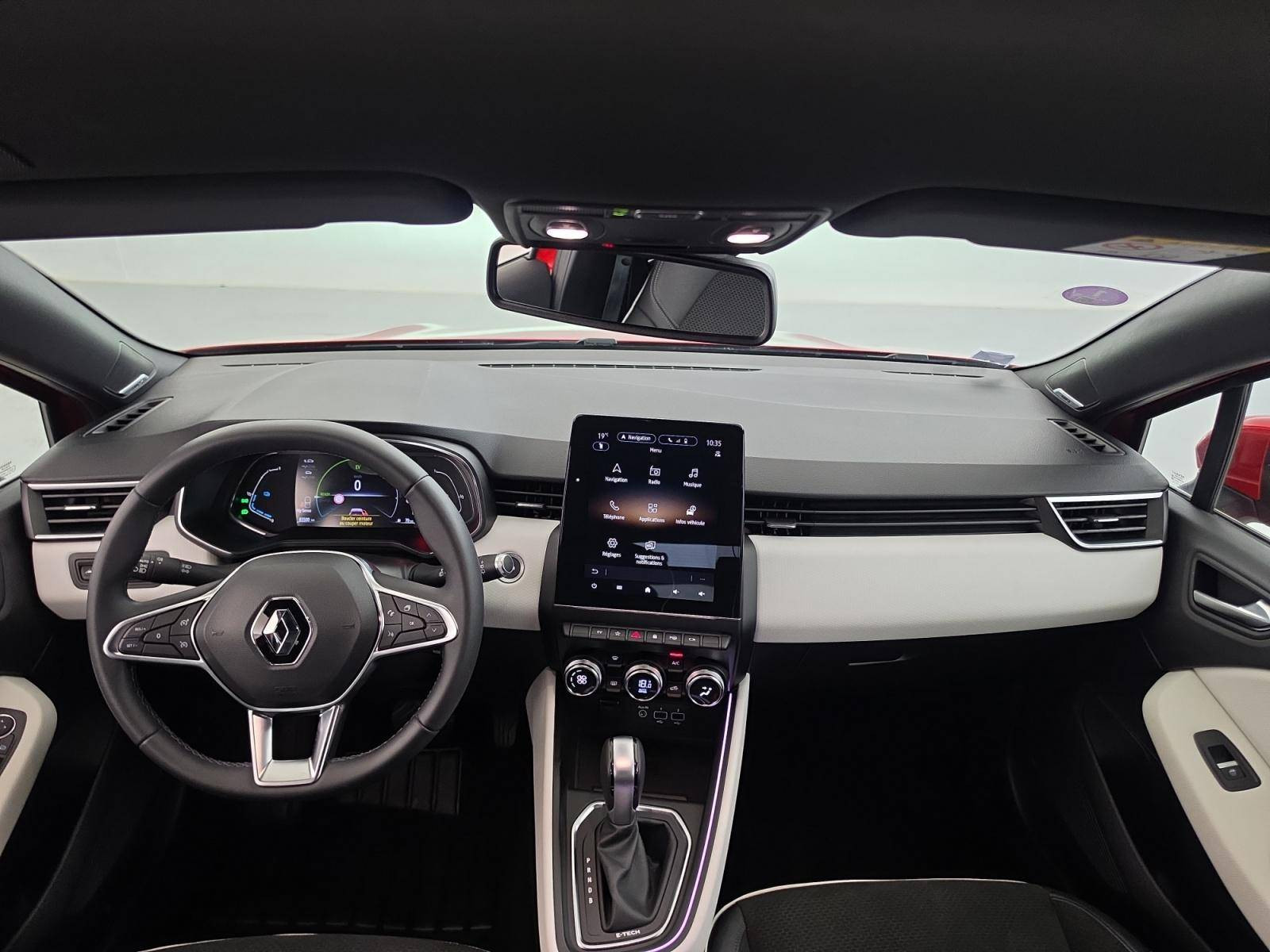 Vente en ligne Renault Clio 5 Clio E-Tech 140 au prix de 14 990 €