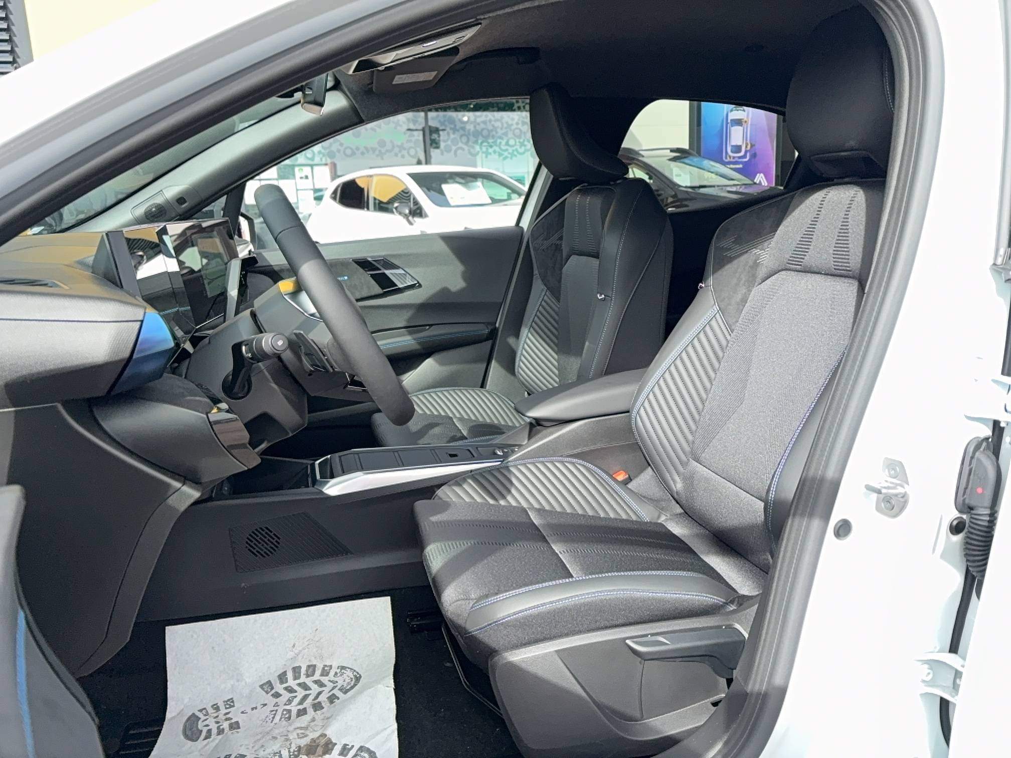 Vente en ligne Renault Clio 6 Clio Eco-G 120 ch EDC au prix de 28 100 €
