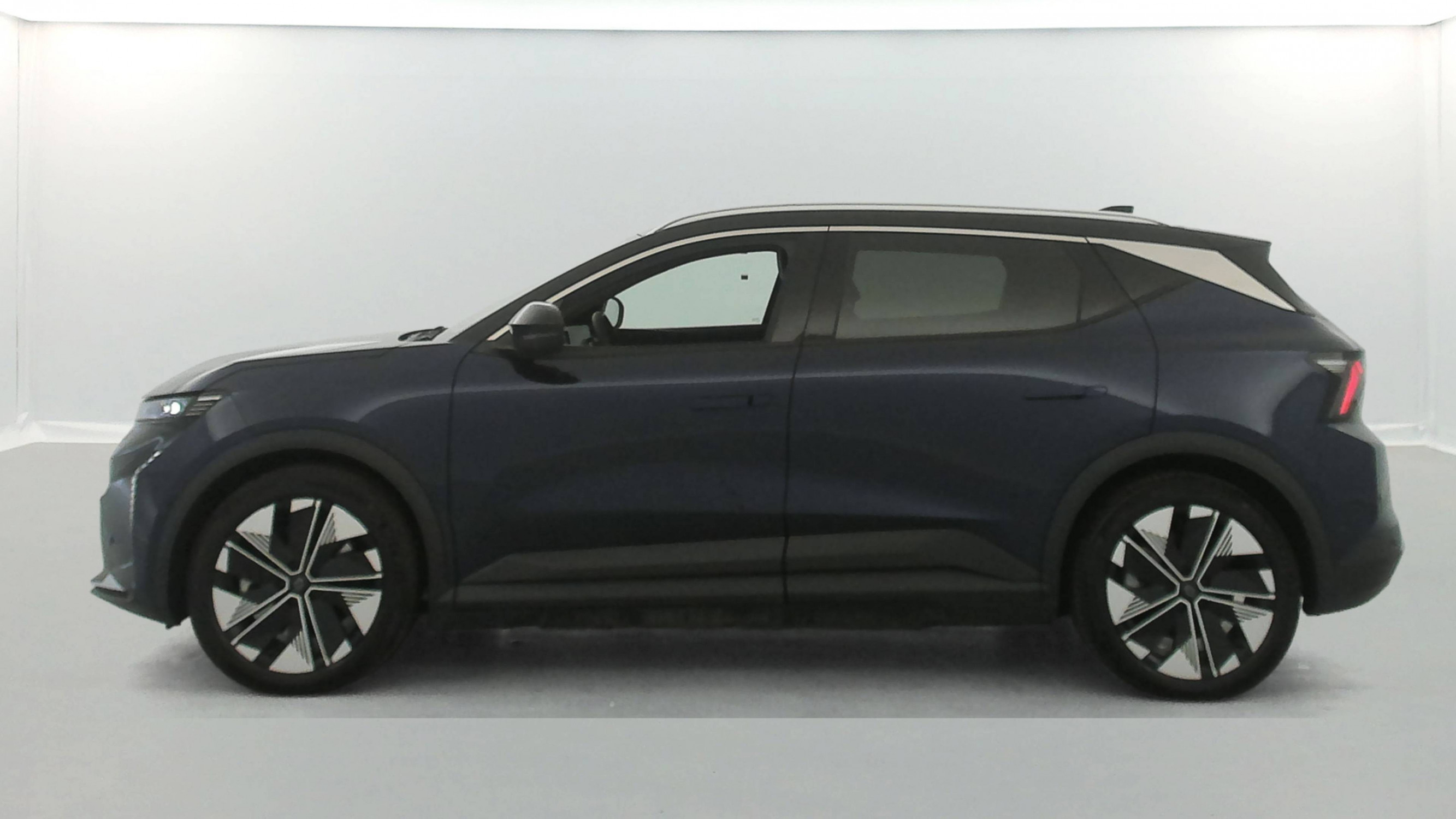 Vente en ligne Renault Scenic E-Tech Scenic E-Tech électrique 220 ch grande autonomie au prix de 35 991 €