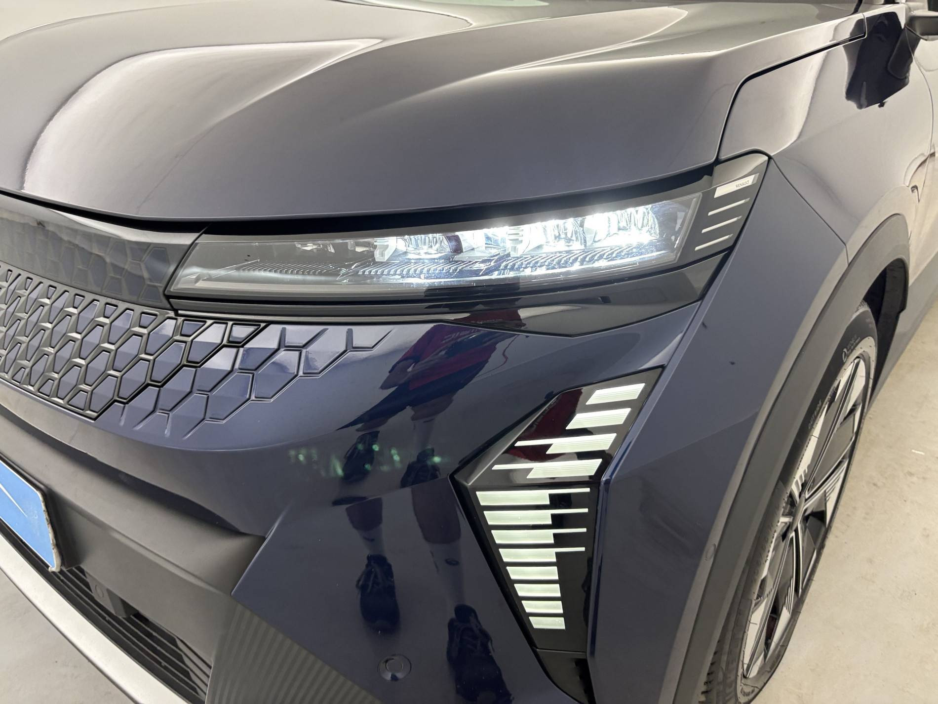 Vente en ligne Renault Scenic E-Tech Scenic E-Tech électrique 220 ch grande autonomie au prix de 35 991 €