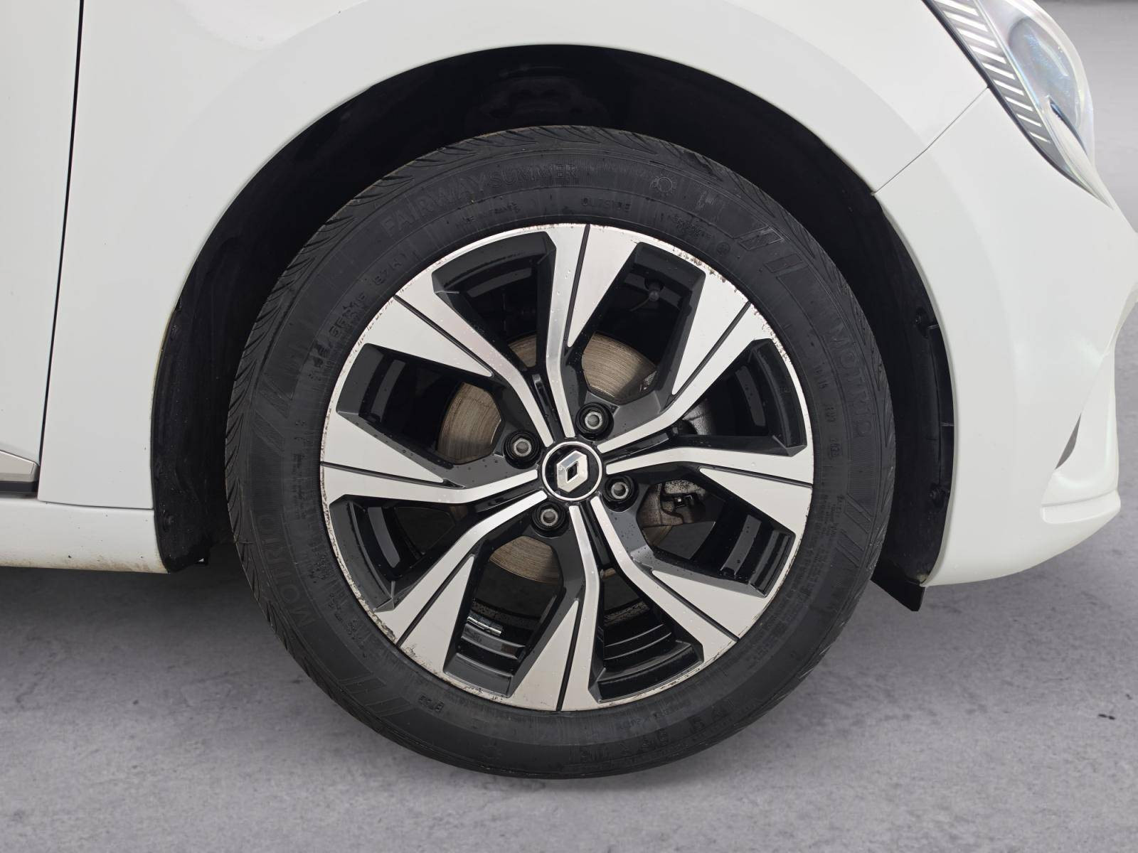 Vente en ligne Renault Clio 5 Clio TCe 100 GPL au prix de 14 491 €