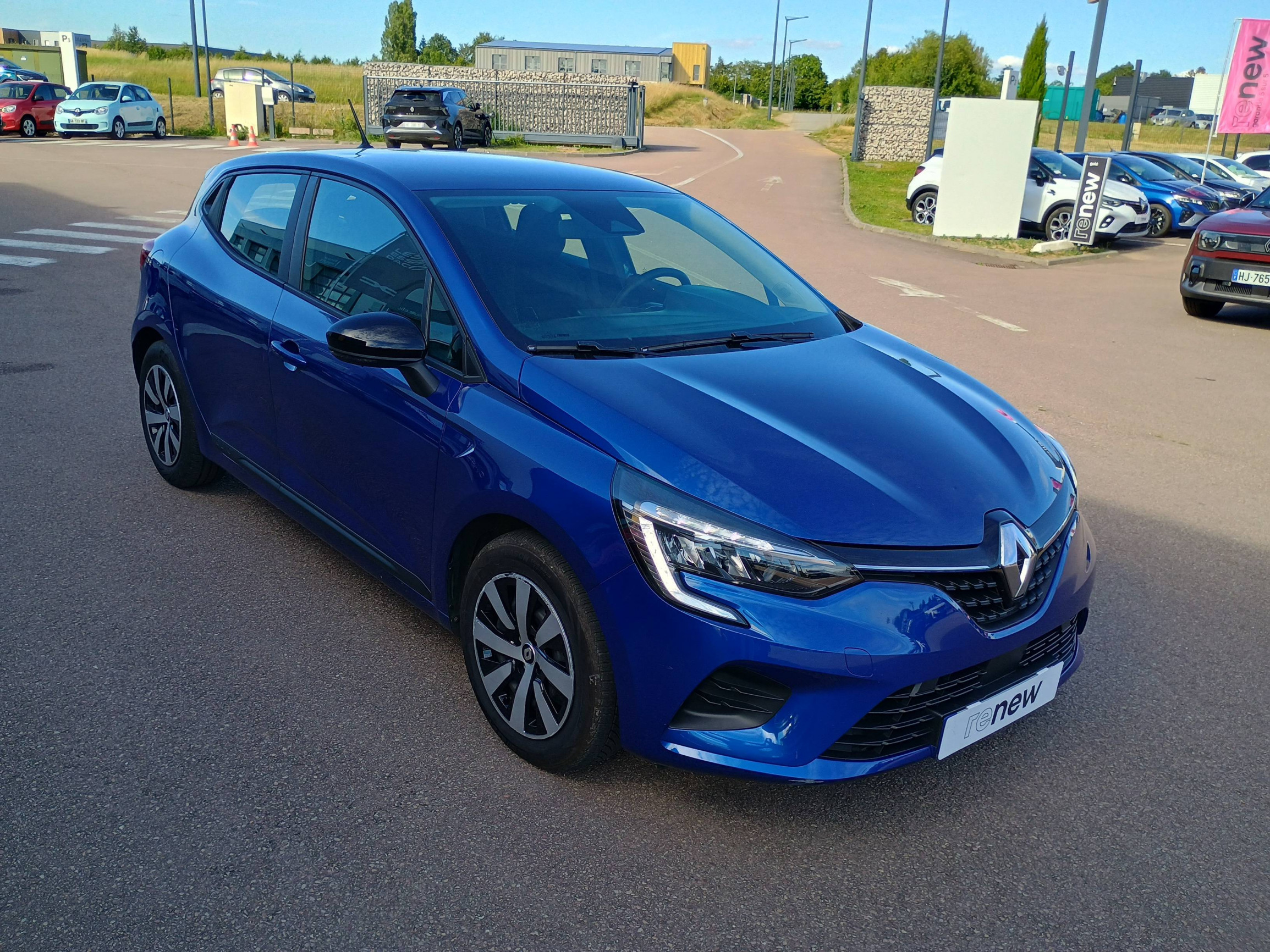 Vente en ligne Renault Clio 5 Clio E-Tech full hybrid 145 au prix de 15 991 €