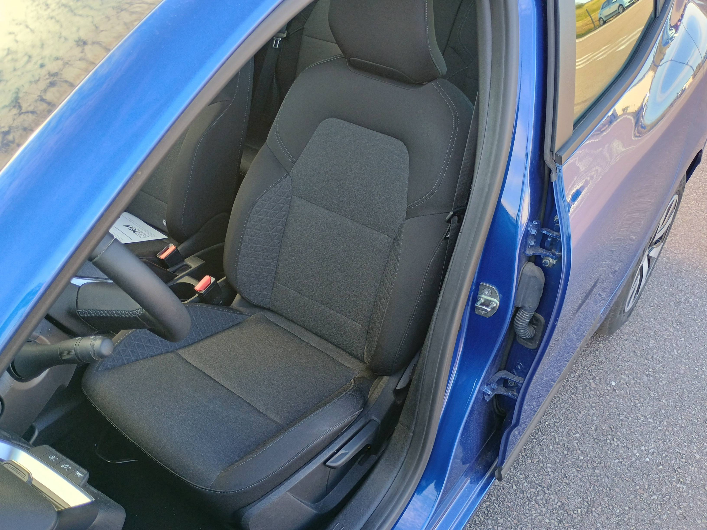 Vente en ligne Renault Clio 5 Clio E-Tech full hybrid 145 au prix de 15 991 €