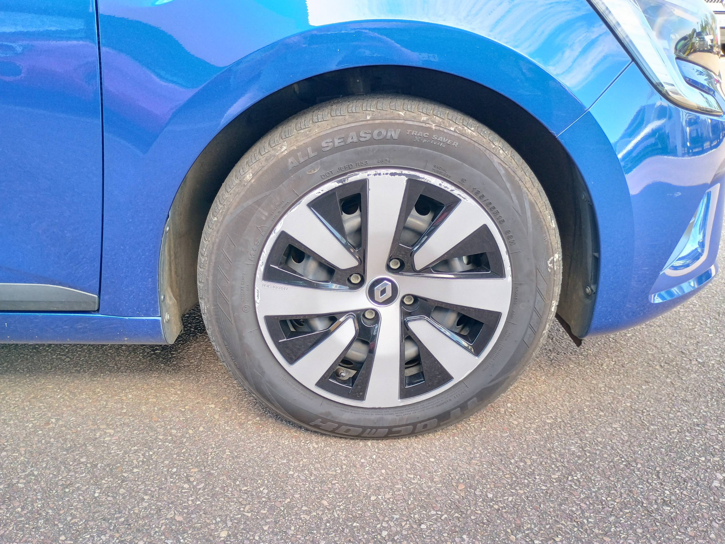 Vente en ligne Renault Clio 5 Clio E-Tech full hybrid 145 au prix de 15 991 €