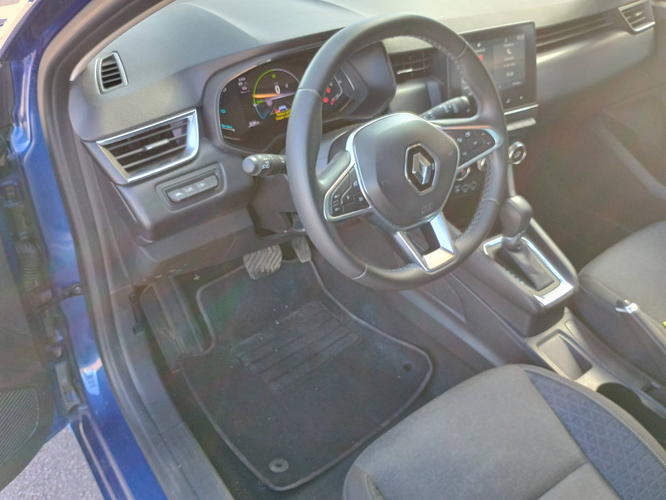 Vente en ligne Renault Clio 5 Clio E-Tech full hybrid 145 au prix de 15 991 €