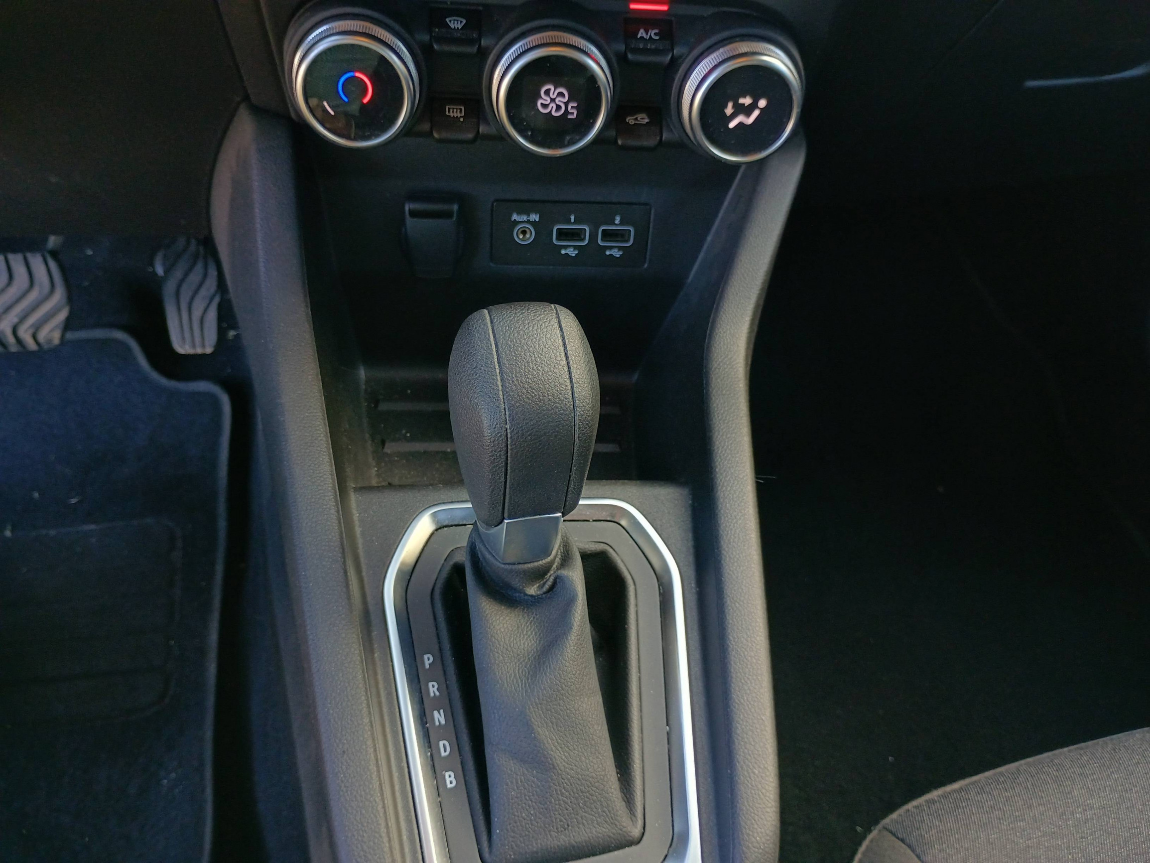 Vente en ligne Renault Clio 5 Clio E-Tech full hybrid 145 au prix de 15 991 €