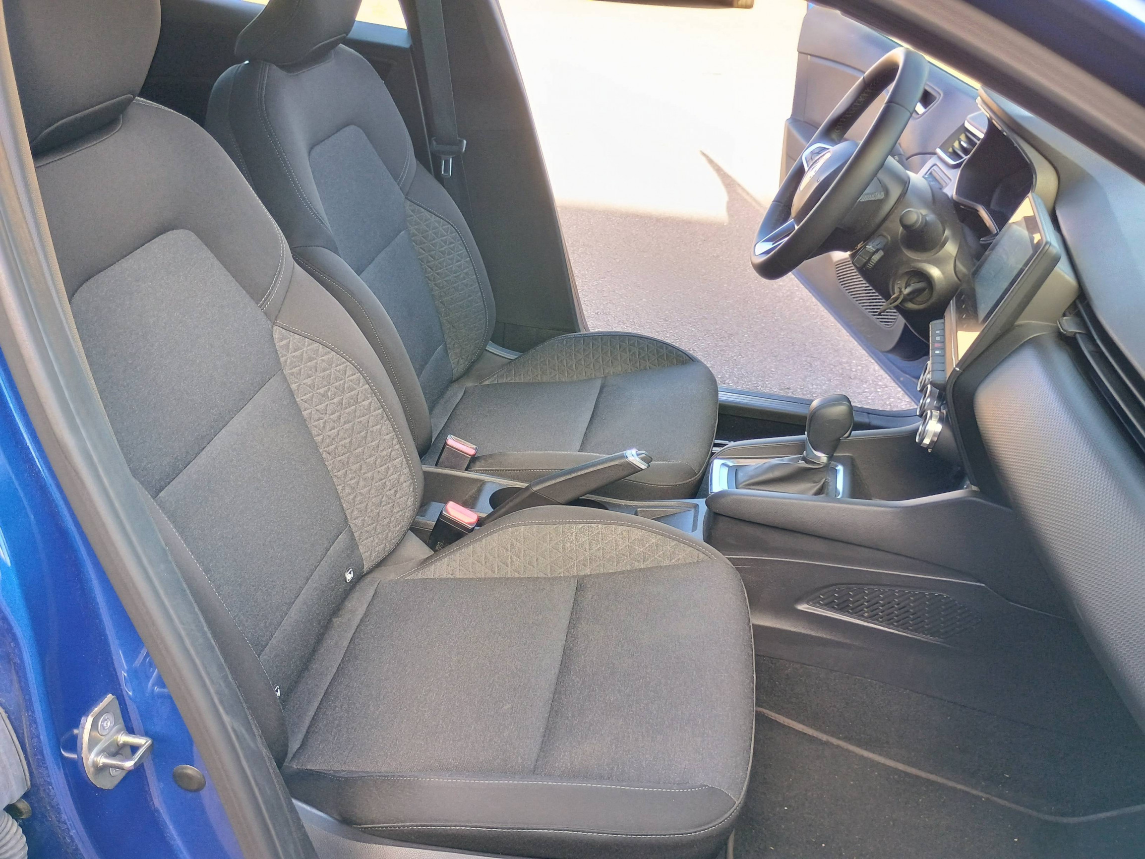 Vente en ligne Renault Clio 5 Clio E-Tech full hybrid 145 au prix de 15 991 €