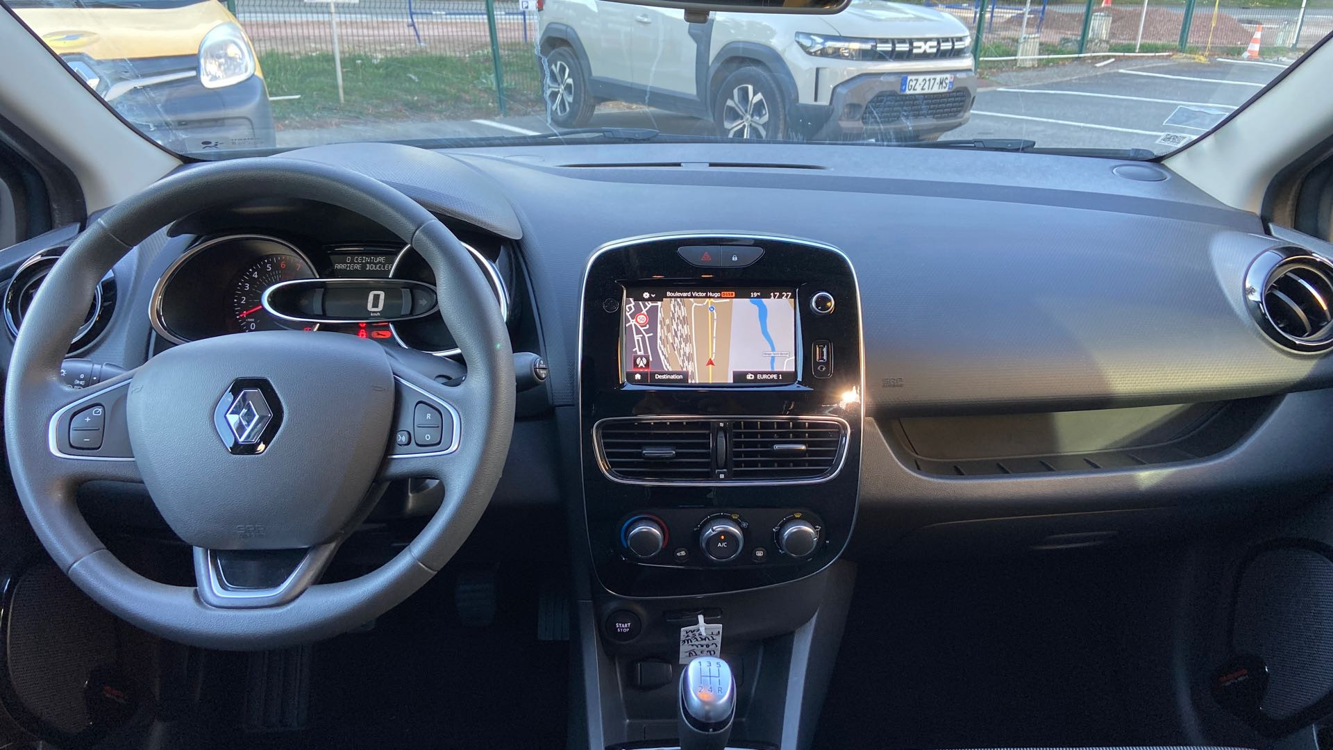 Vente en ligne Renault Clio 4 Clio TCe 90 - 19 au prix de 12 000 €