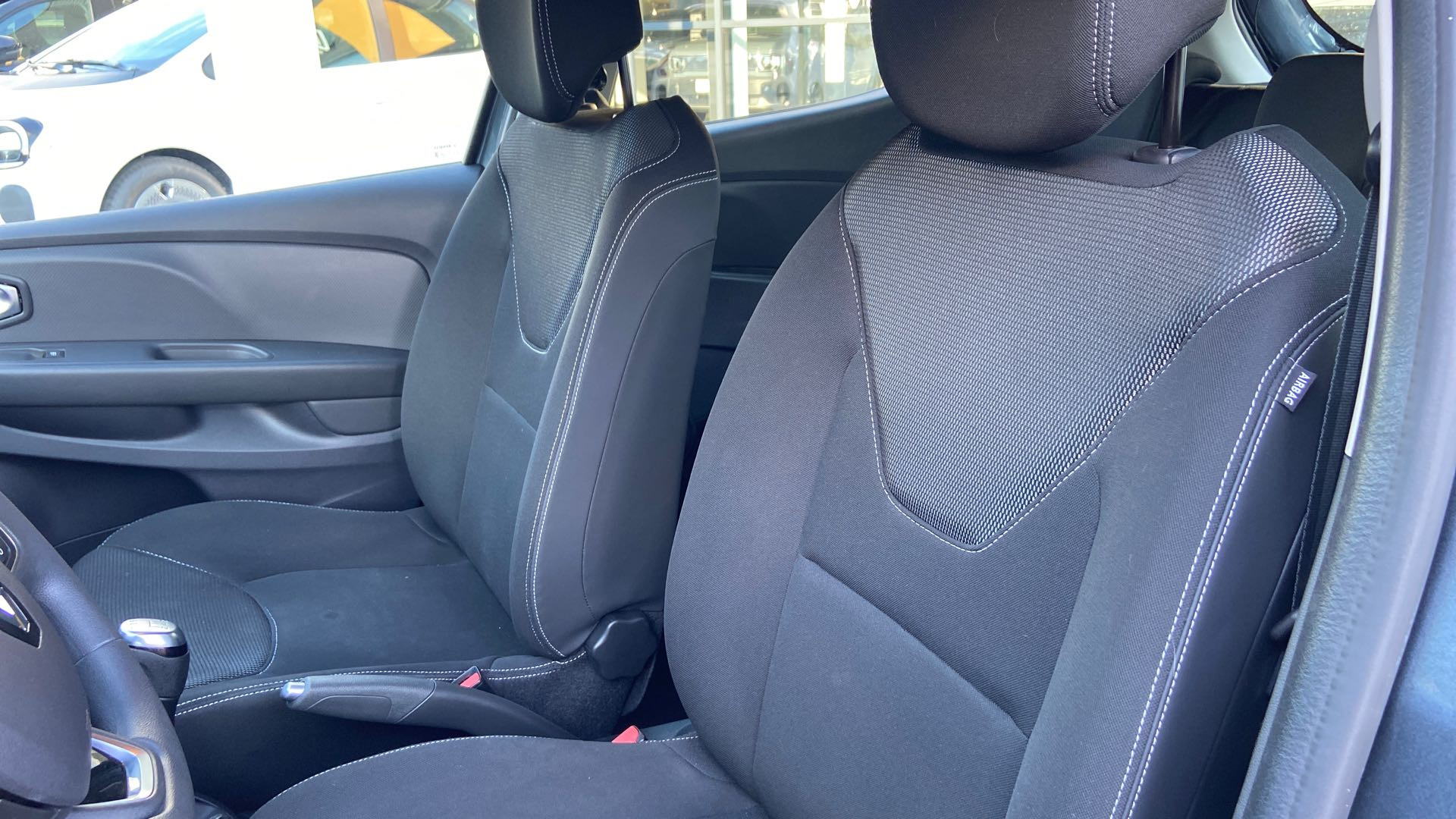 Vente en ligne Renault Clio 4 Clio TCe 90 - 19 au prix de 12 000 €