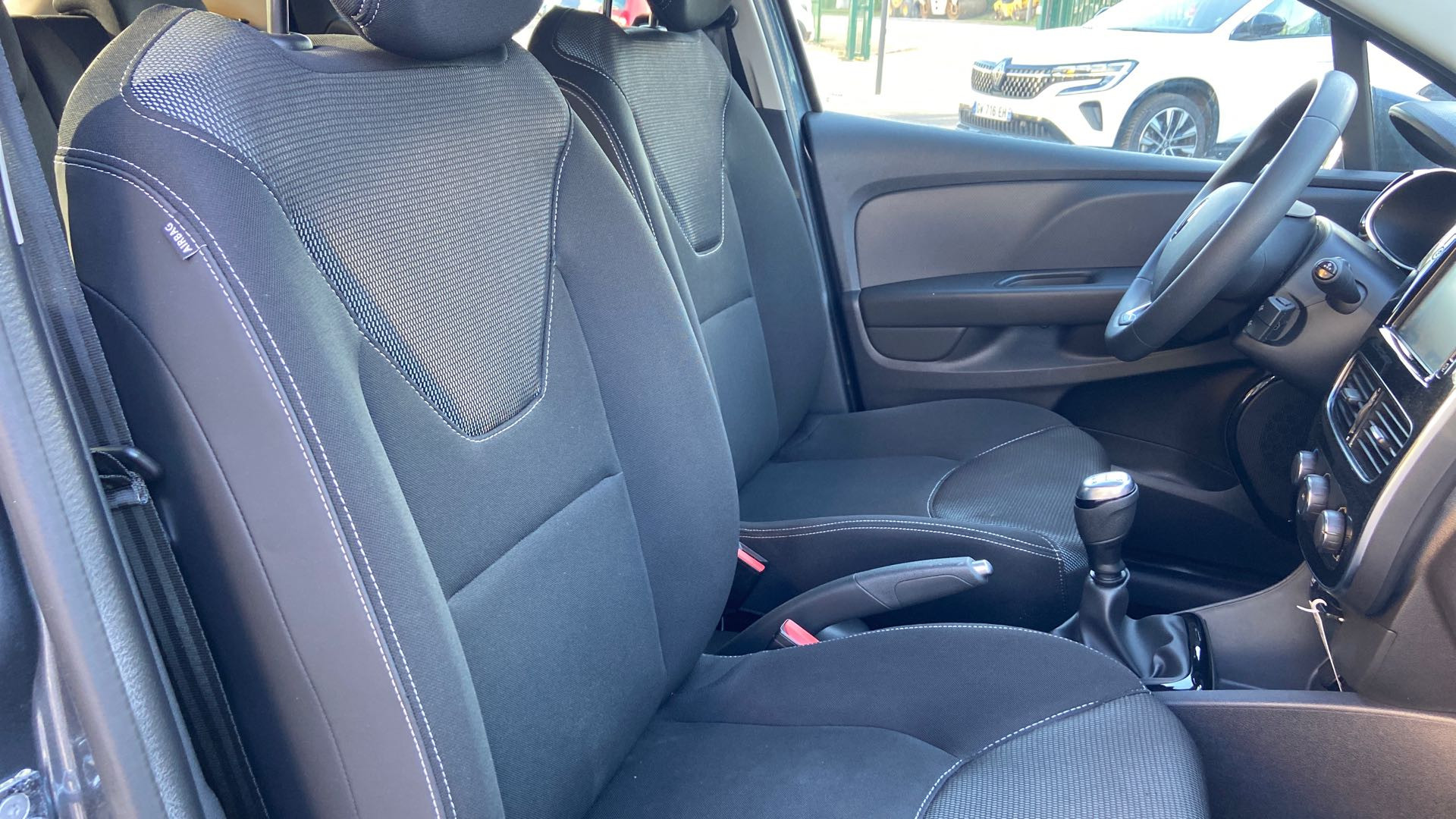 Vente en ligne Renault Clio 4 Clio TCe 90 - 19 au prix de 12 000 €