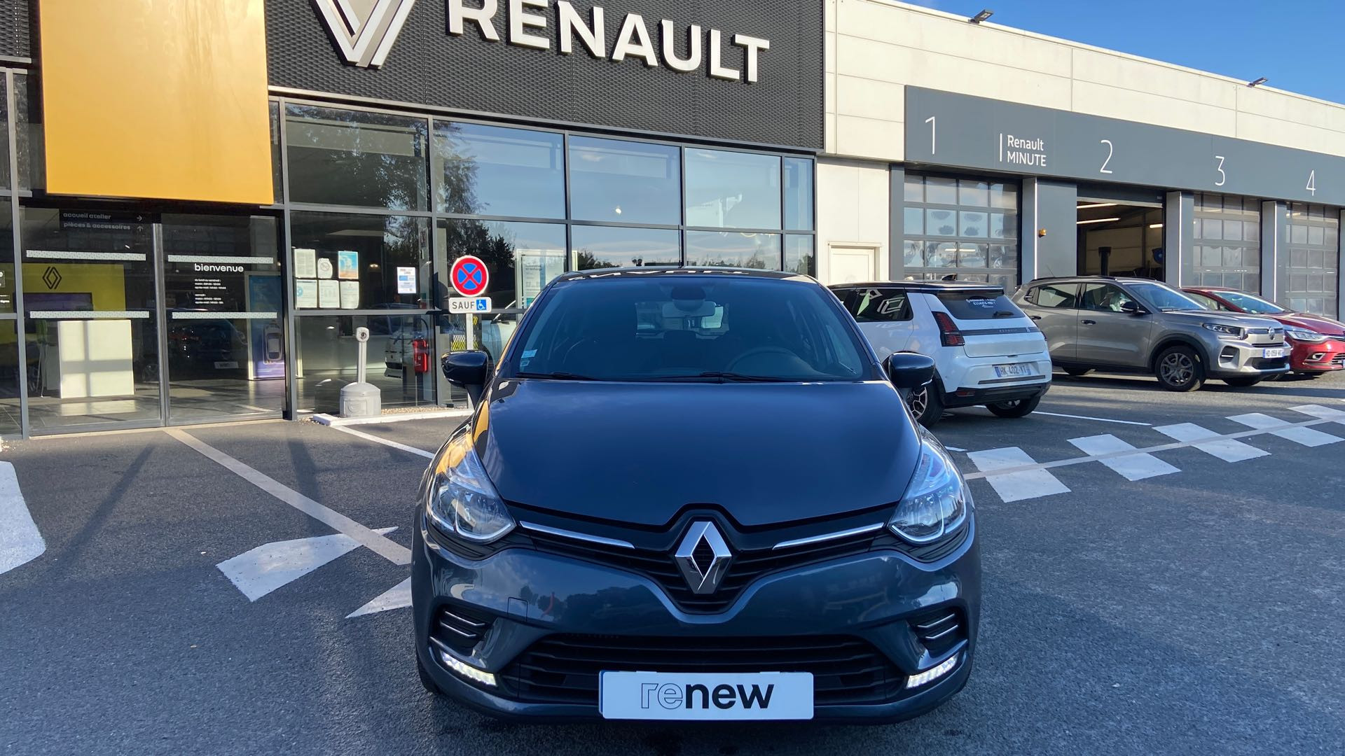 Vente en ligne Renault Clio 4 Clio TCe 90 - 19 au prix de 12 000 €