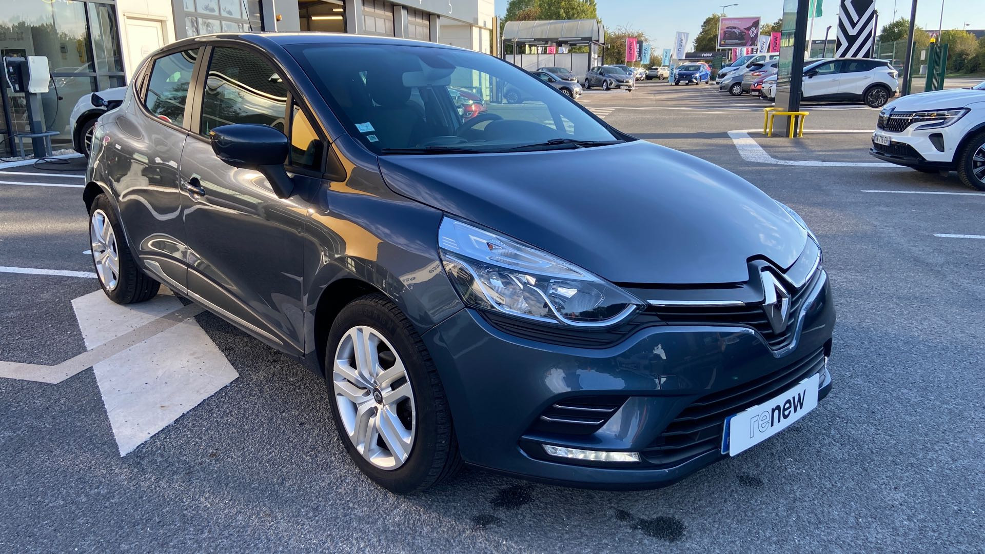 Vente en ligne Renault Clio 4 Clio TCe 90 - 19 au prix de 12 000 €