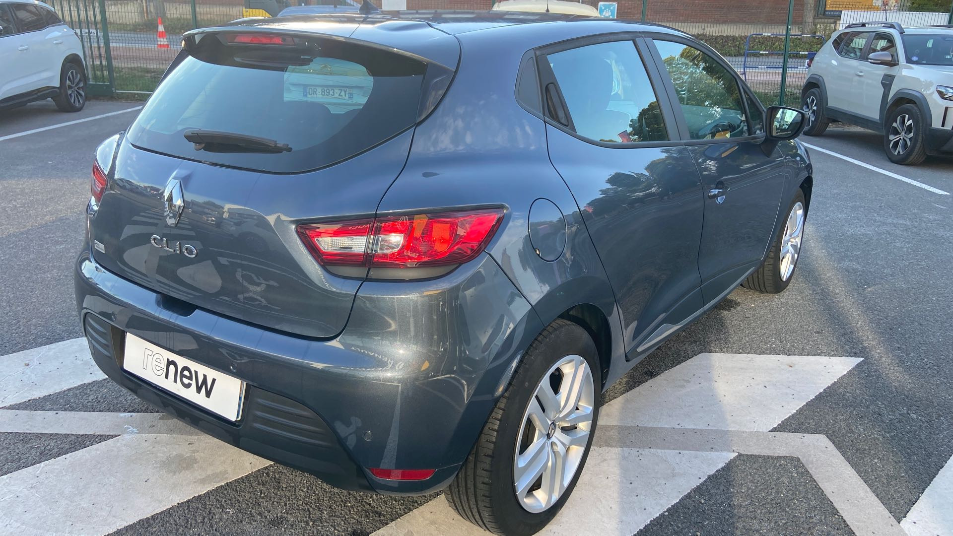 Vente en ligne Renault Clio 4 Clio TCe 90 - 19 au prix de 12 000 €