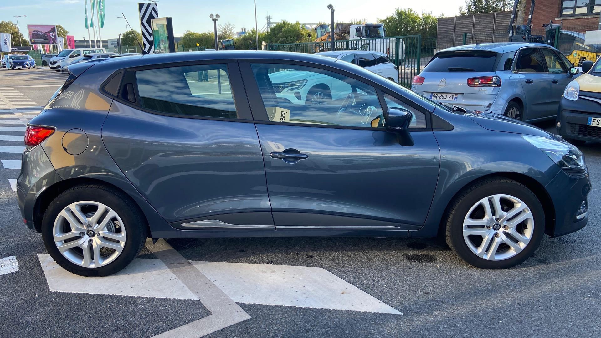 Vente en ligne Renault Clio 4 Clio TCe 90 - 19 au prix de 12 000 €