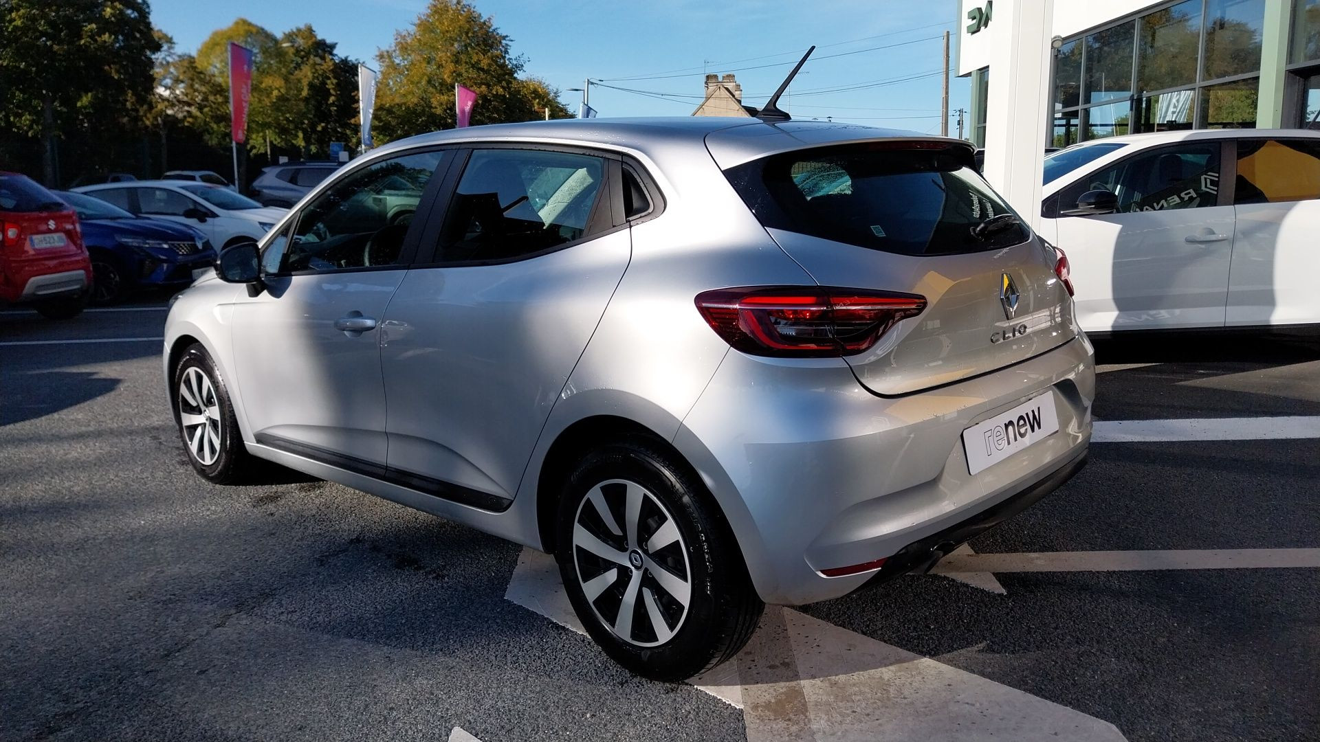 Vente en ligne Renault Clio 5 Clio TCe 90 au prix de 13 600 €