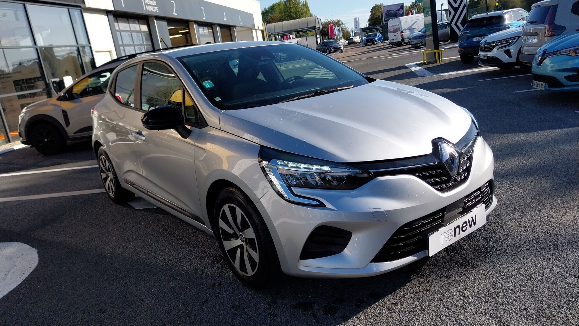 Vente en ligne Renault Clio 5 Clio TCe 90 au prix de 13 600 €