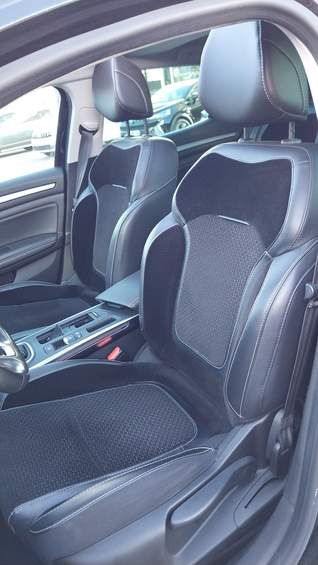 Vente en ligne Renault Megane 4 Mégane IV Berline TCe 140 FAP au prix de 16 200 €