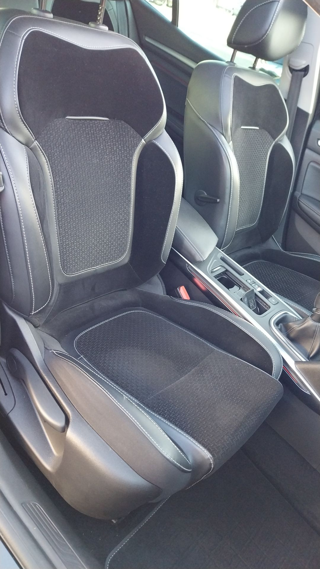 Vente en ligne Renault Megane 4 Mégane IV Berline TCe 140 FAP au prix de 16 200 €