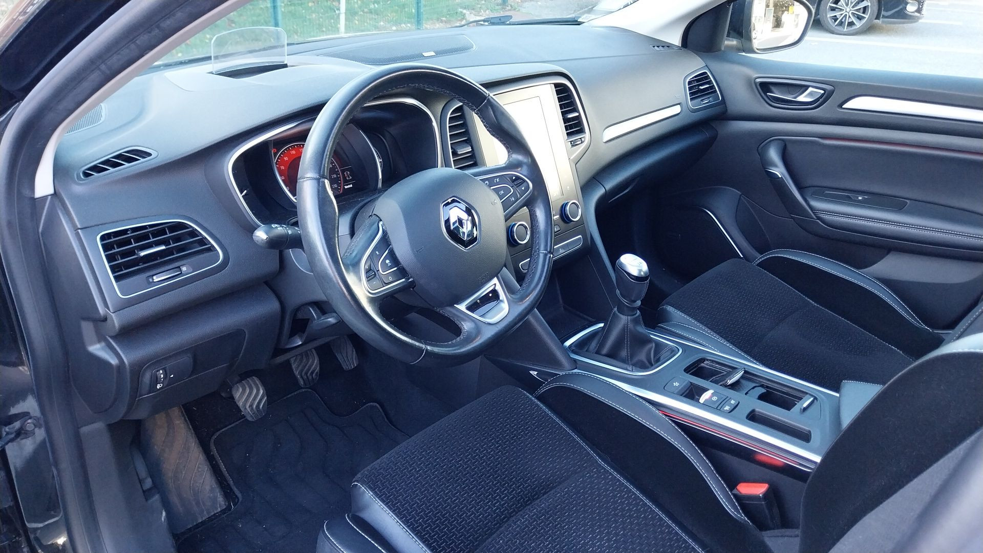 Vente en ligne Renault Megane 4 Mégane IV Berline TCe 140 FAP au prix de 16 200 €