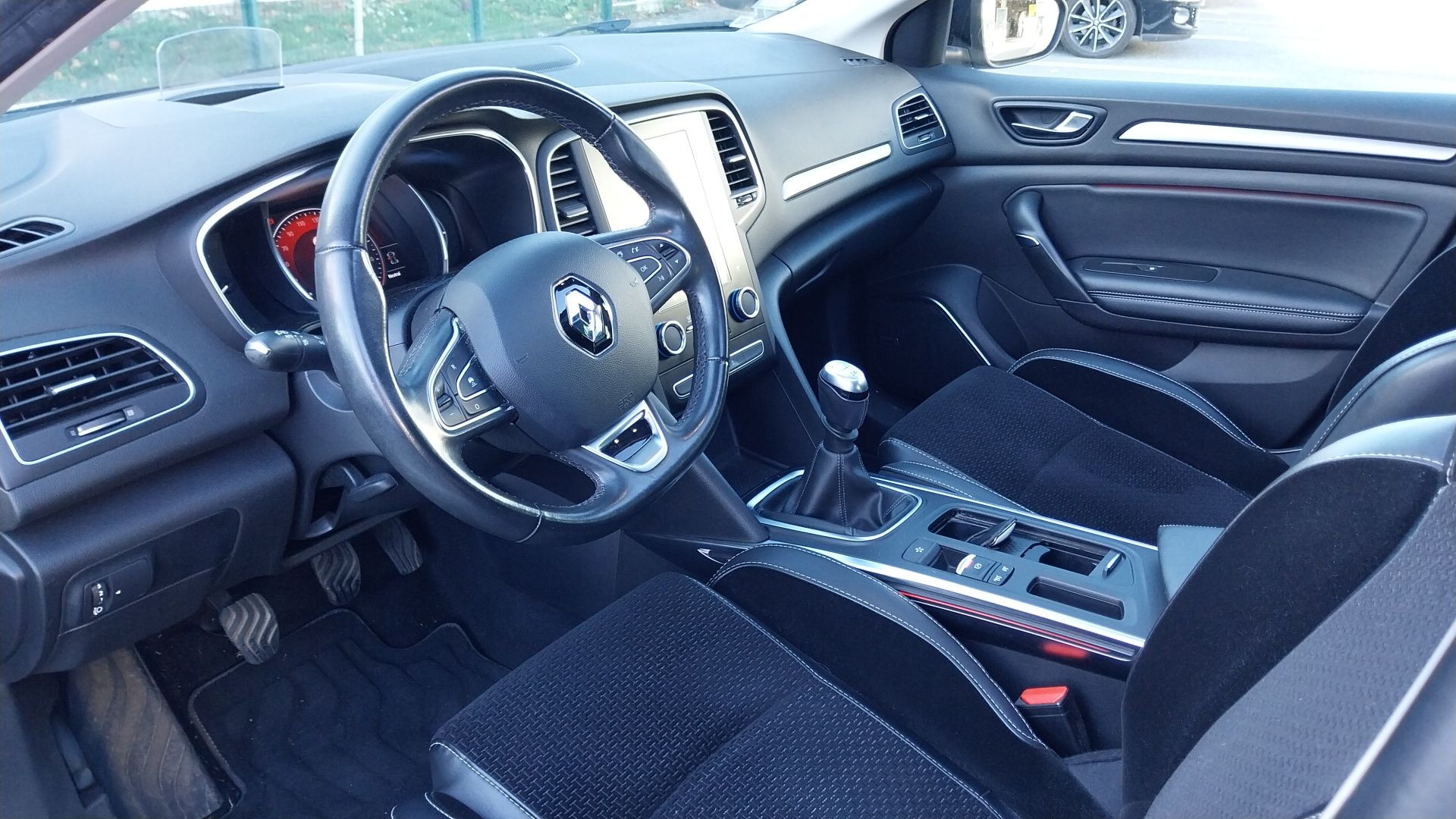 Vente en ligne Renault Megane 4 Mégane IV Berline TCe 140 FAP au prix de 16 200 €