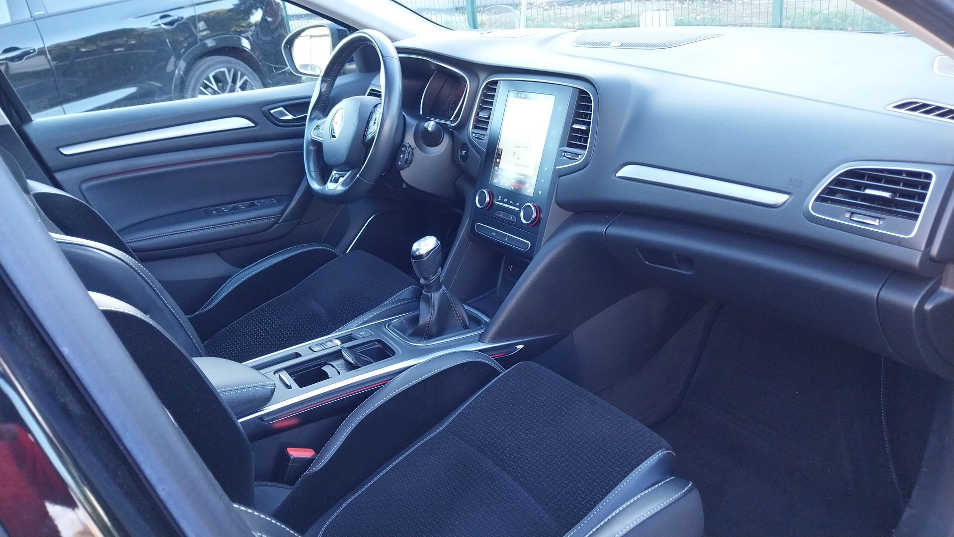 Vente en ligne Renault Megane 4 Mégane IV Berline TCe 140 FAP au prix de 16 200 €