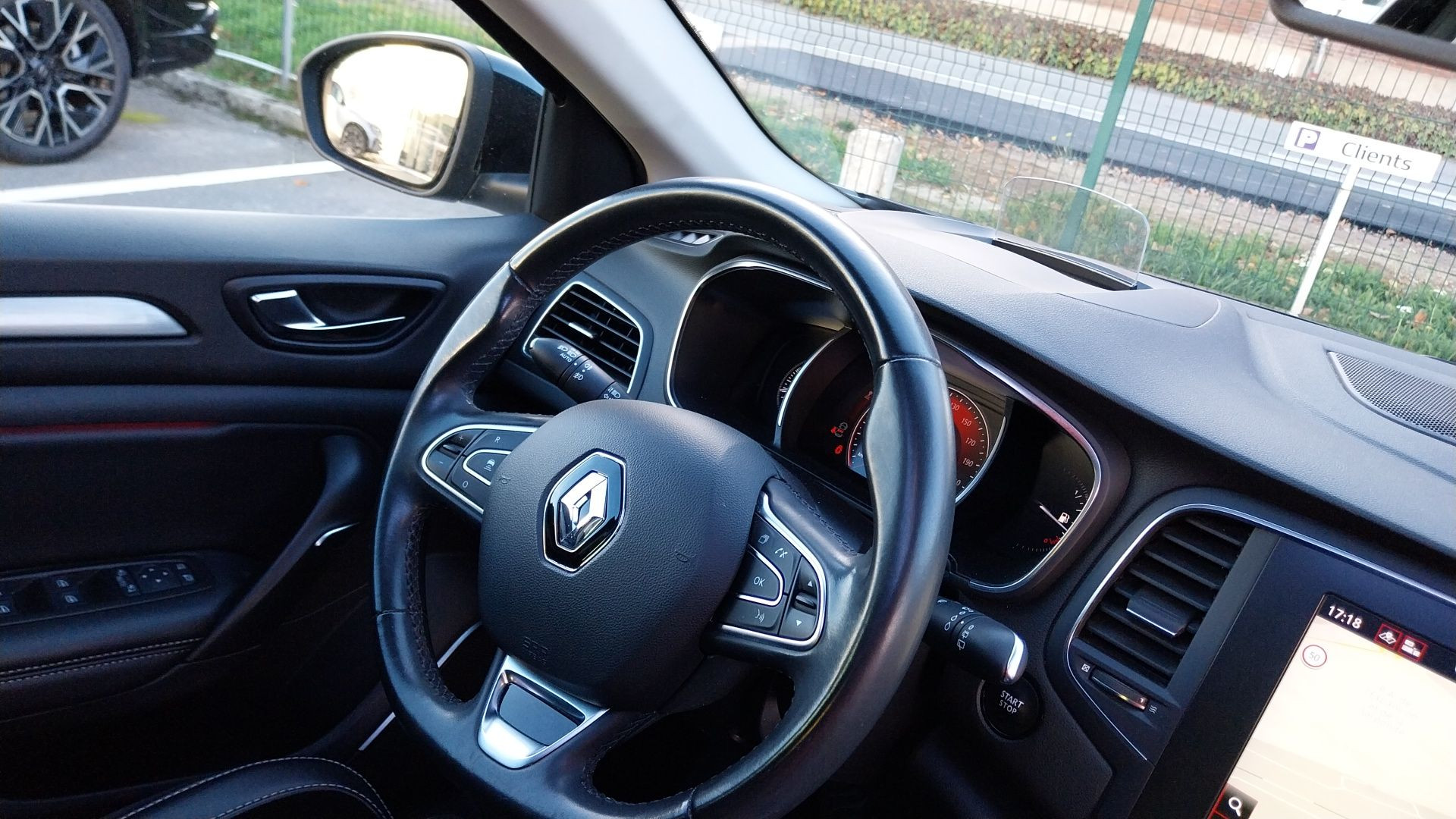 Vente en ligne Renault Megane 4 Mégane IV Berline TCe 140 FAP au prix de 16 200 €