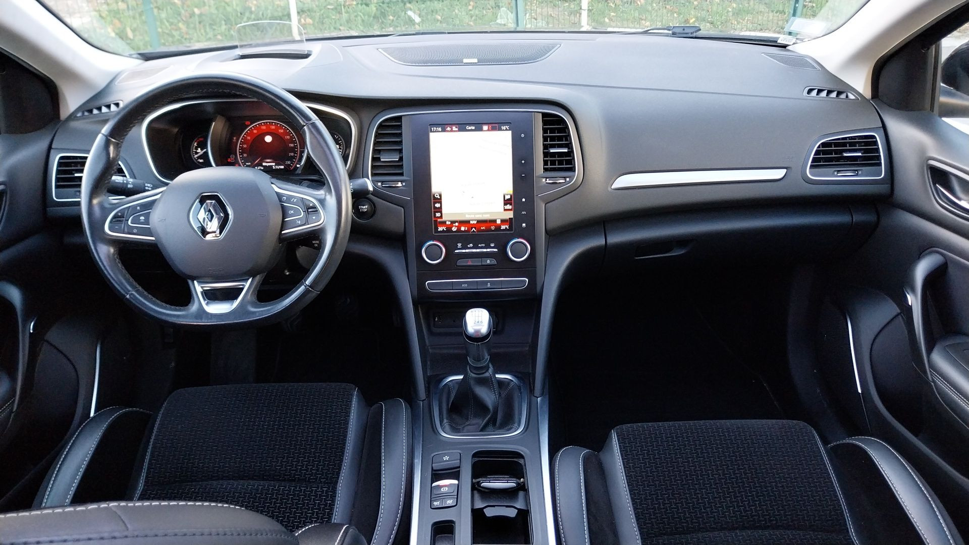 Vente en ligne Renault Megane 4 Mégane IV Berline TCe 140 FAP au prix de 16 200 €