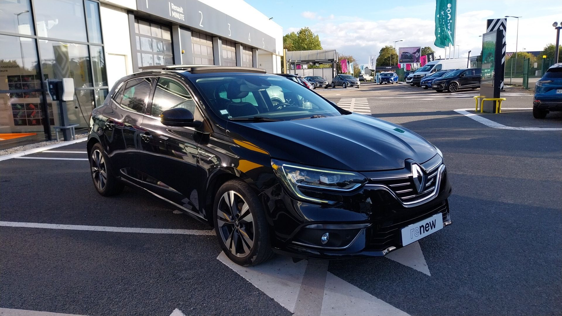 Vente en ligne Renault Megane 4 Mégane IV Berline TCe 140 FAP au prix de 16 200 €