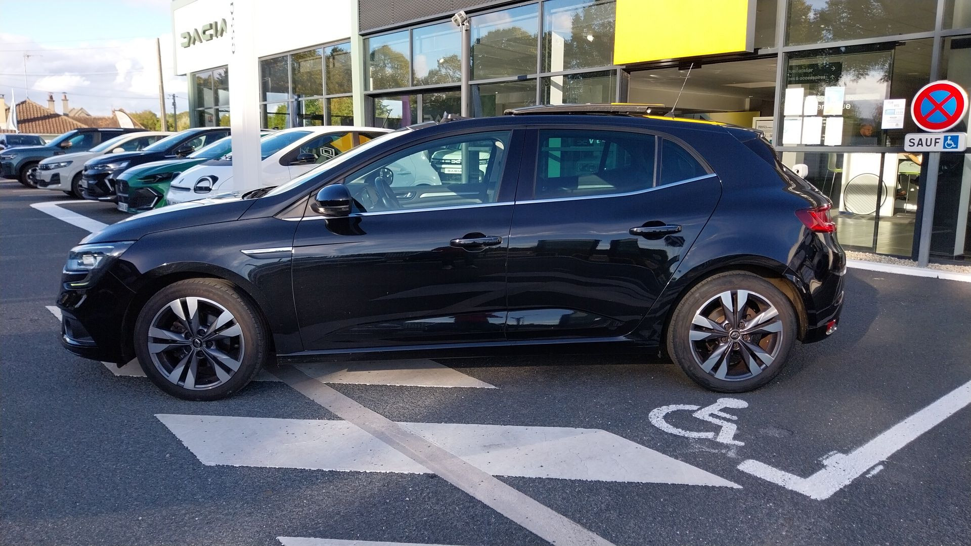 Vente en ligne Renault Megane 4 Mégane IV Berline TCe 140 FAP au prix de 16 200 €