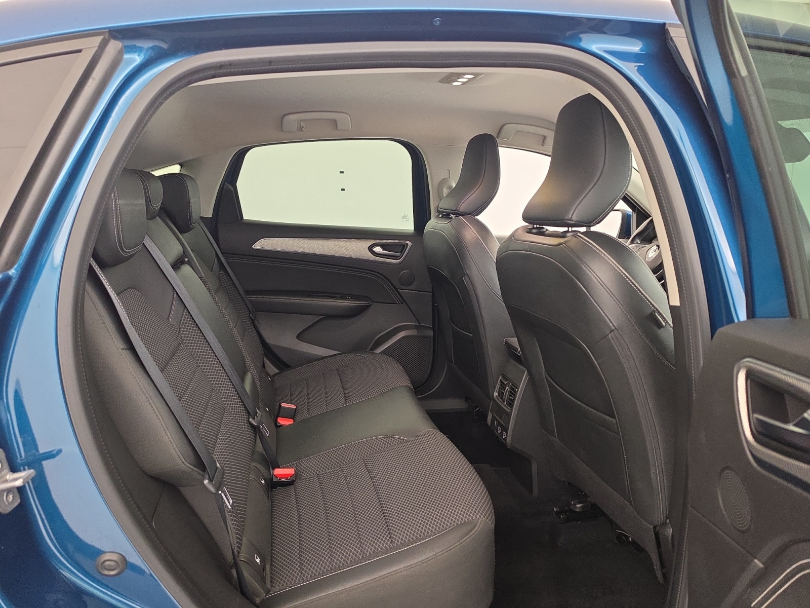 Vente en ligne Renault Arkana  E-Tech 145 - 21B au prix de 16 800 €