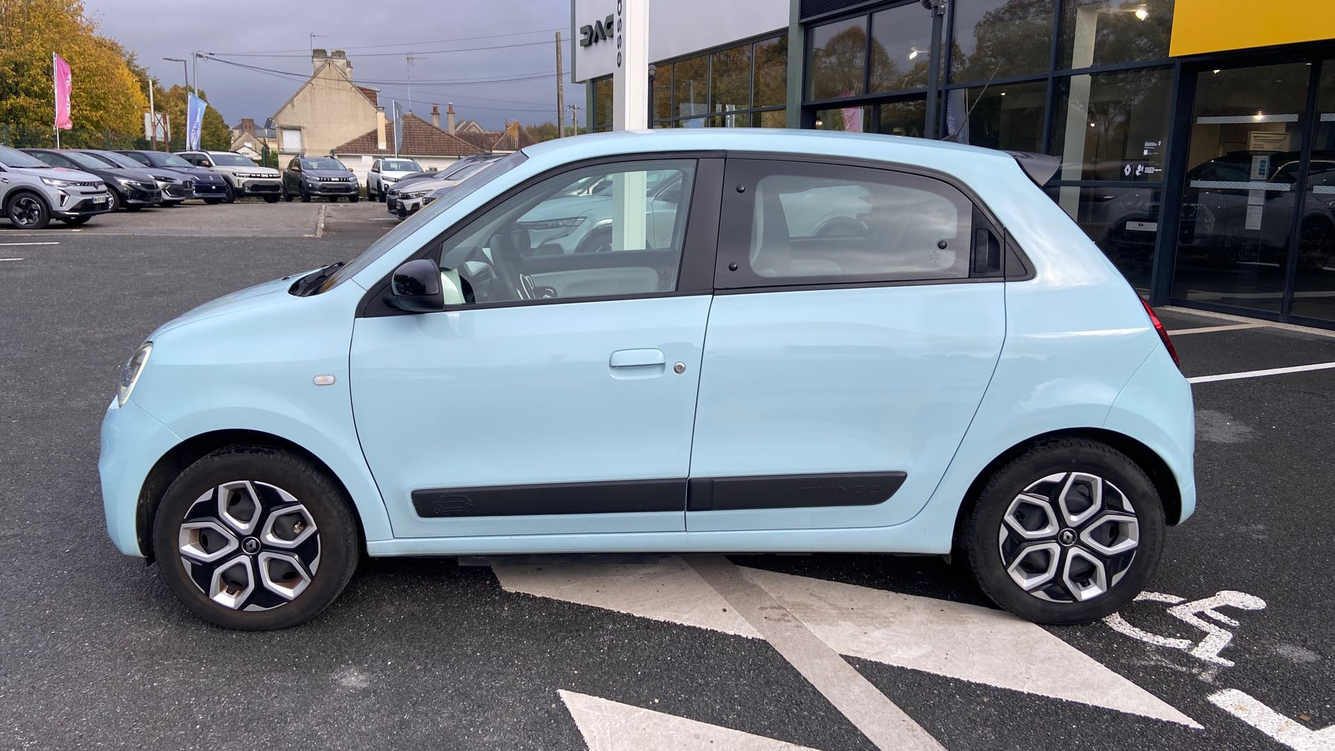 Vente en ligne Renault Twingo Electrique Twingo III E-Tech au prix de 13 500 €