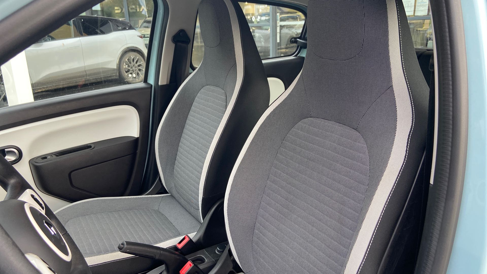 Vente en ligne Renault Twingo Electrique Twingo III E-Tech au prix de 13 500 €