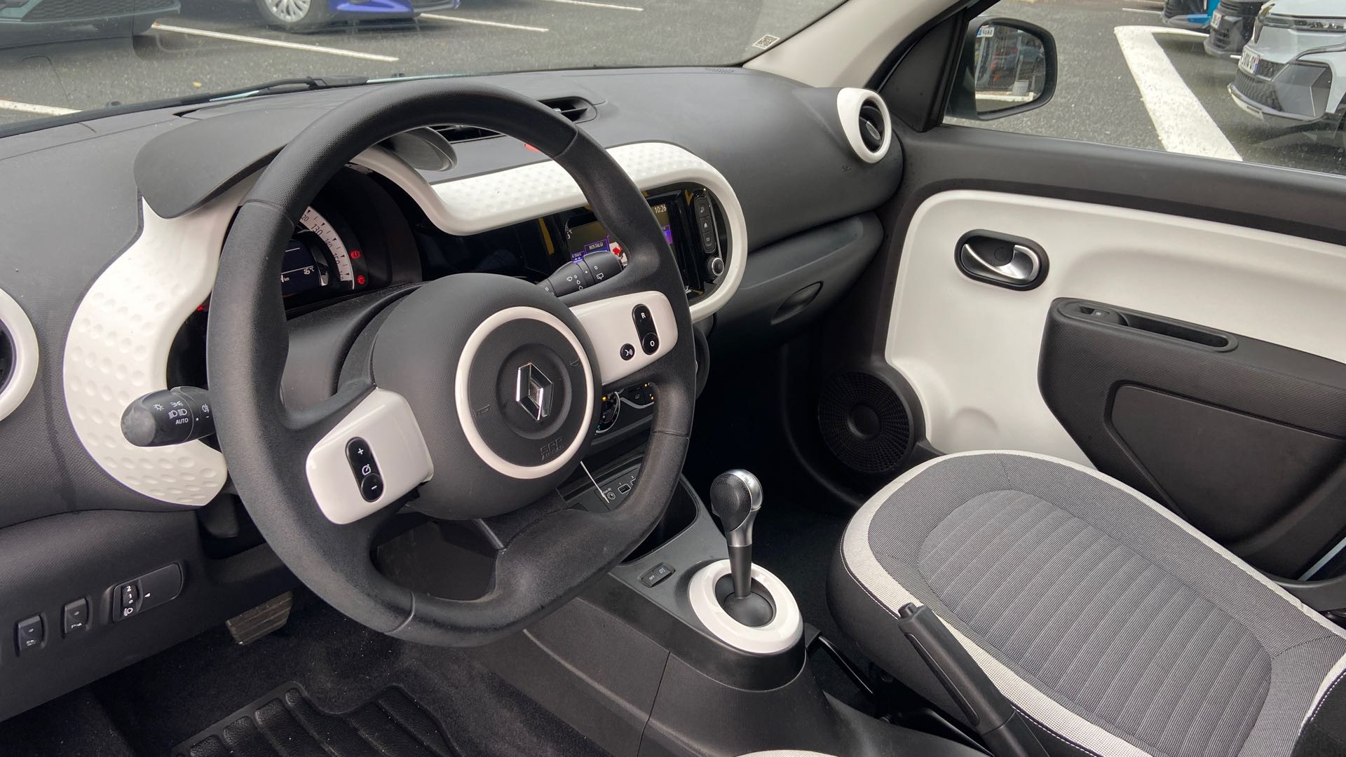 Vente en ligne Renault Twingo Electrique Twingo III E-Tech au prix de 13 500 €