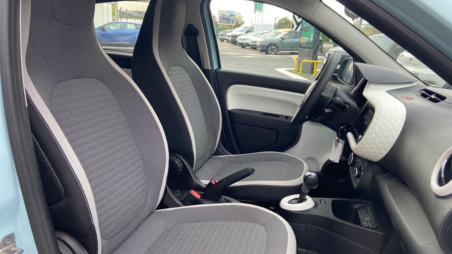 Vente en ligne Renault Twingo Electrique Twingo III E-Tech au prix de 13 500 €