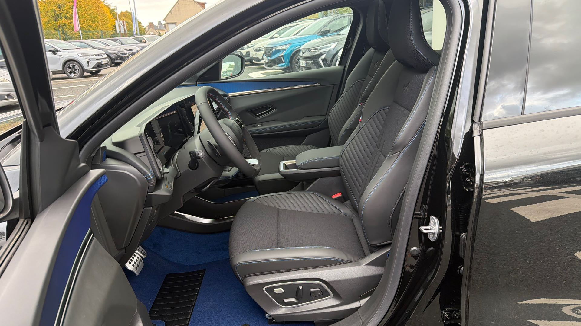 Vente en ligne Renault Scenic E-Tech Scenic E-Tech électrique 220 ch grande autonomie au prix de 46 990 €