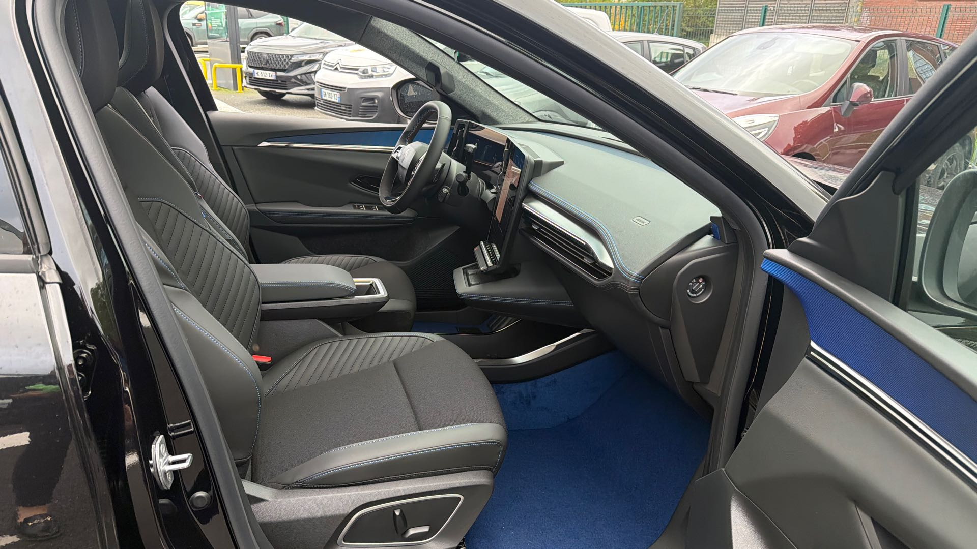 Vente en ligne Renault Scenic E-Tech Scenic E-Tech électrique 220 ch grande autonomie au prix de 46 990 €