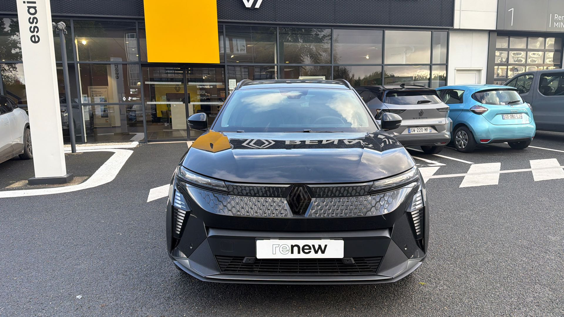 Vente en ligne Renault Scenic E-Tech Scenic E-Tech électrique 220 ch grande autonomie au prix de 46 990 €