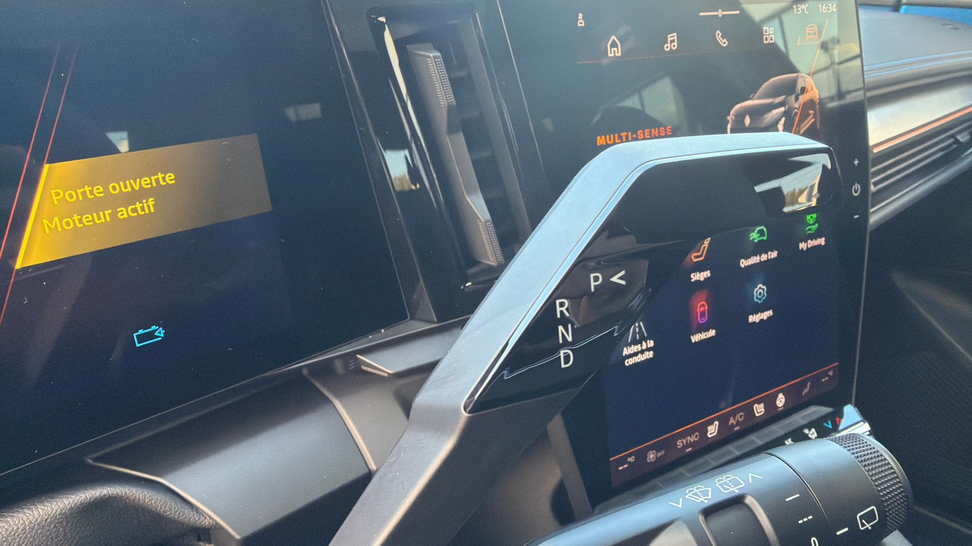 Vente en ligne Renault Scenic E-Tech Scenic E-Tech électrique 220 ch grande autonomie au prix de 46 990 €