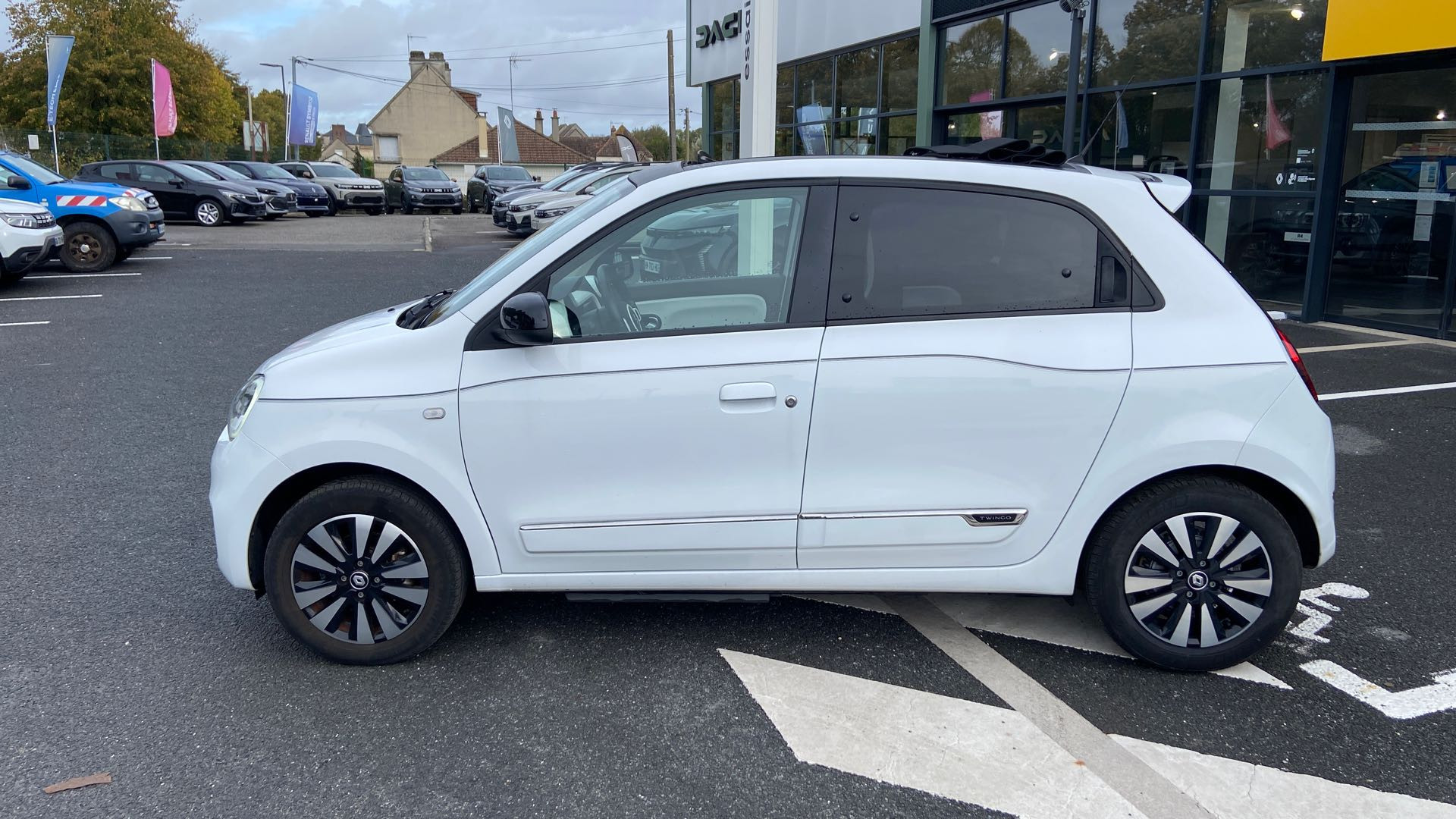 Vente en ligne Renault Twingo Electrique Twingo III E-Tech au prix de 15 000 €