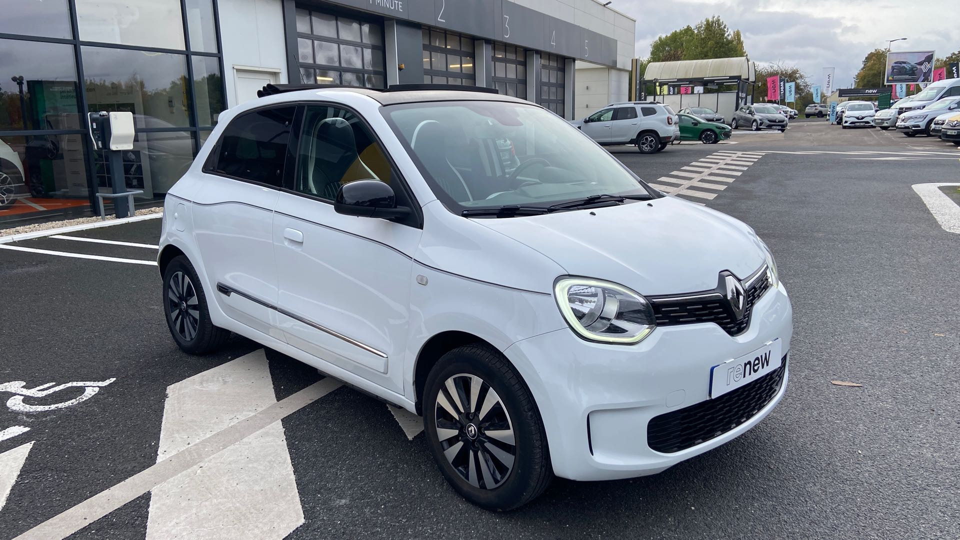 Vente en ligne Renault Twingo Electrique Twingo III E-Tech au prix de 15 000 €