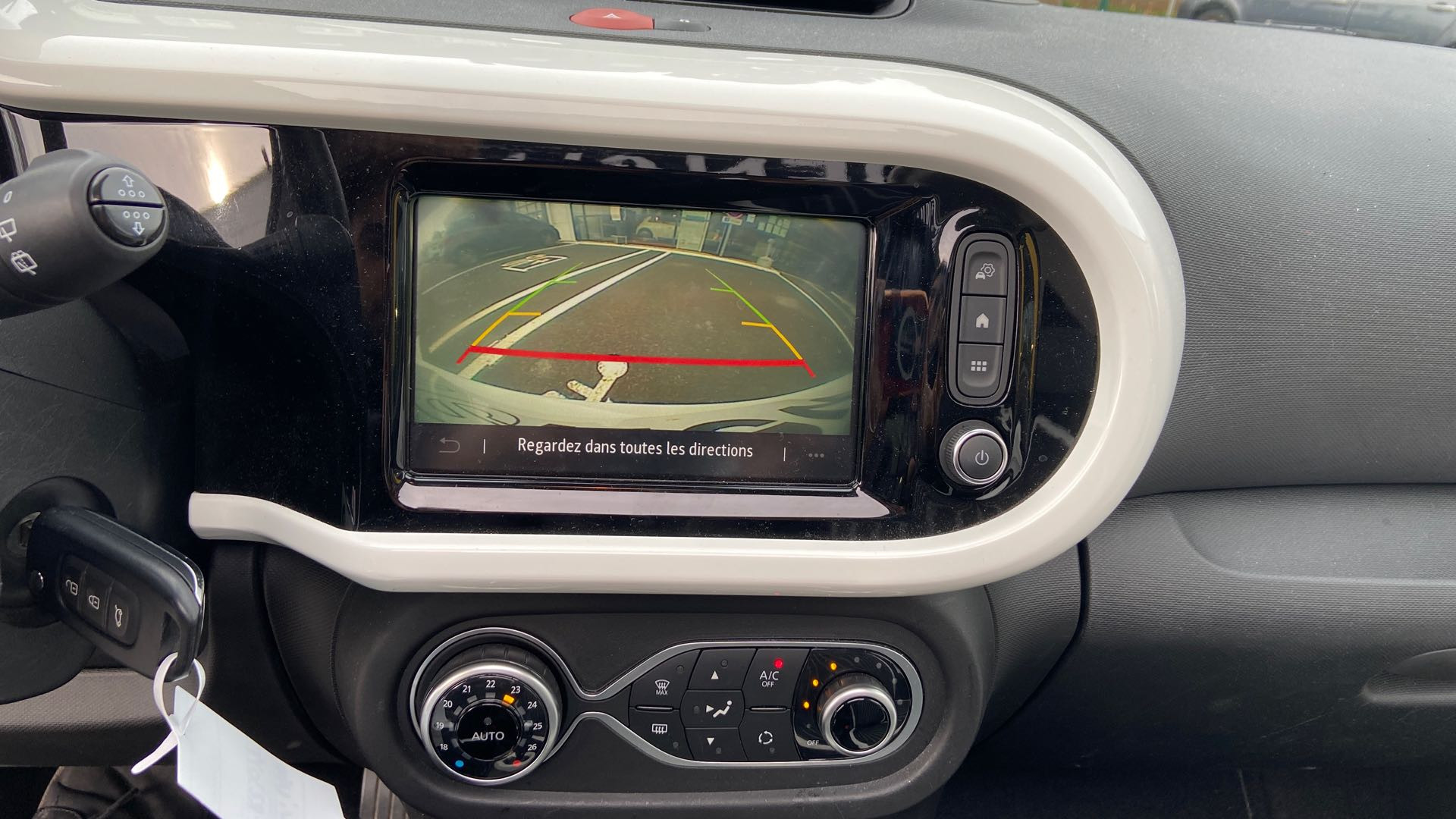 Vente en ligne Renault Twingo Electrique Twingo III E-Tech au prix de 15 000 €