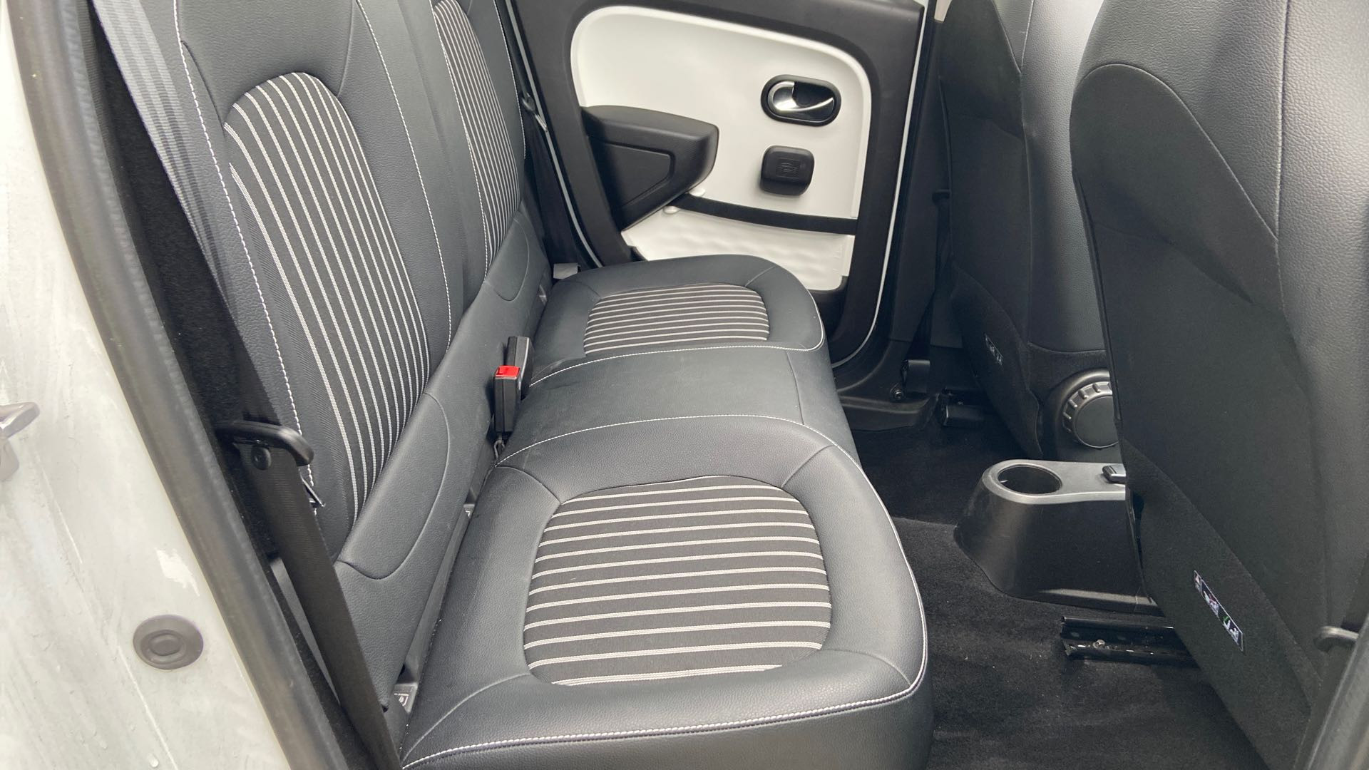 Vente en ligne Renault Twingo Electrique Twingo III E-Tech au prix de 15 000 €