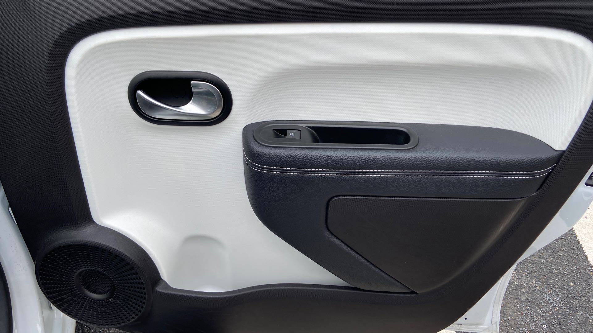 Vente en ligne Renault Twingo Electrique Twingo III E-Tech au prix de 15 000 €
