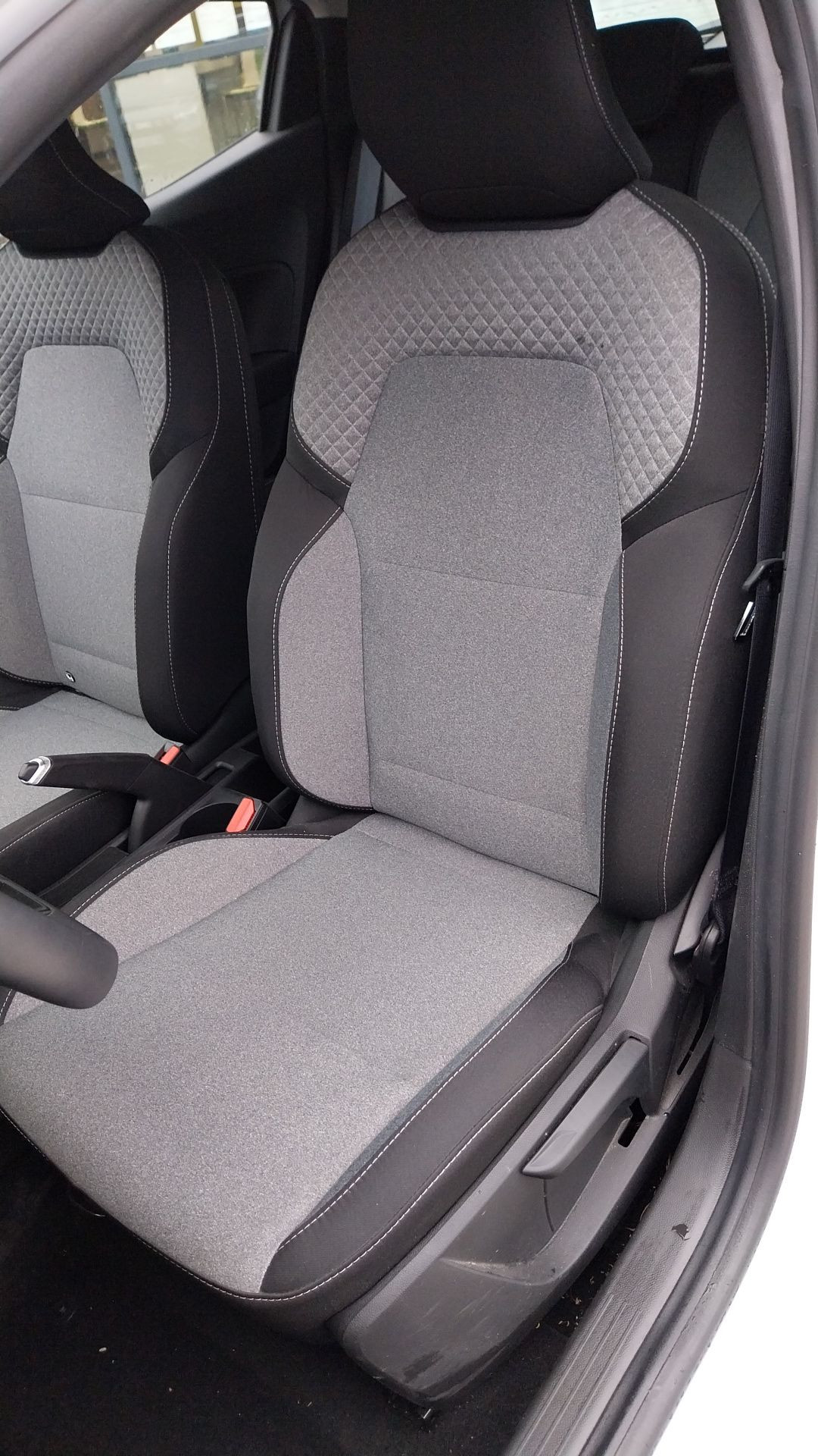 Vente en ligne Renault Clio 5 Clio Eco-G 100 ch GSR2 au prix de 16 590 €