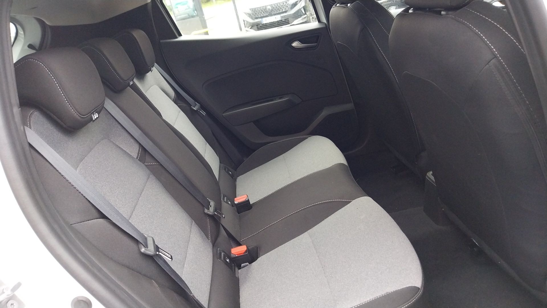 Vente en ligne Renault Clio 5 Clio Eco-G 100 ch GSR2 au prix de 16 590 €