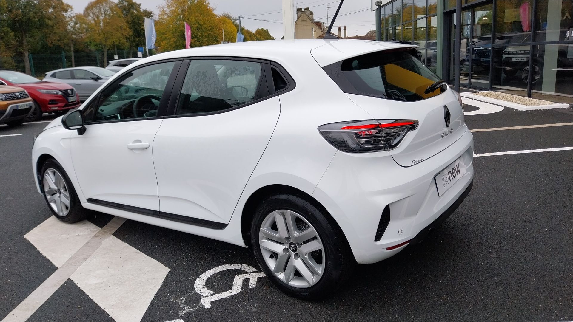 Vente en ligne Renault Clio 5 Clio Eco-G 100 ch GSR2 au prix de 16 590 €
