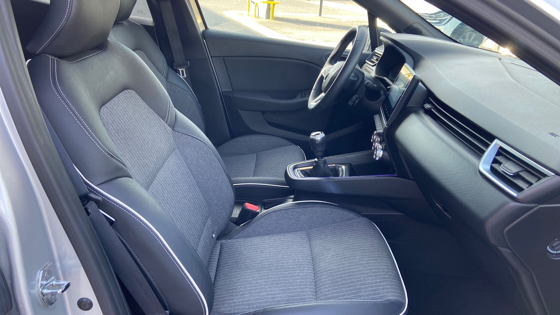 Vente en ligne Renault Clio 5 Clio TCe 90 au prix de 14 000 €