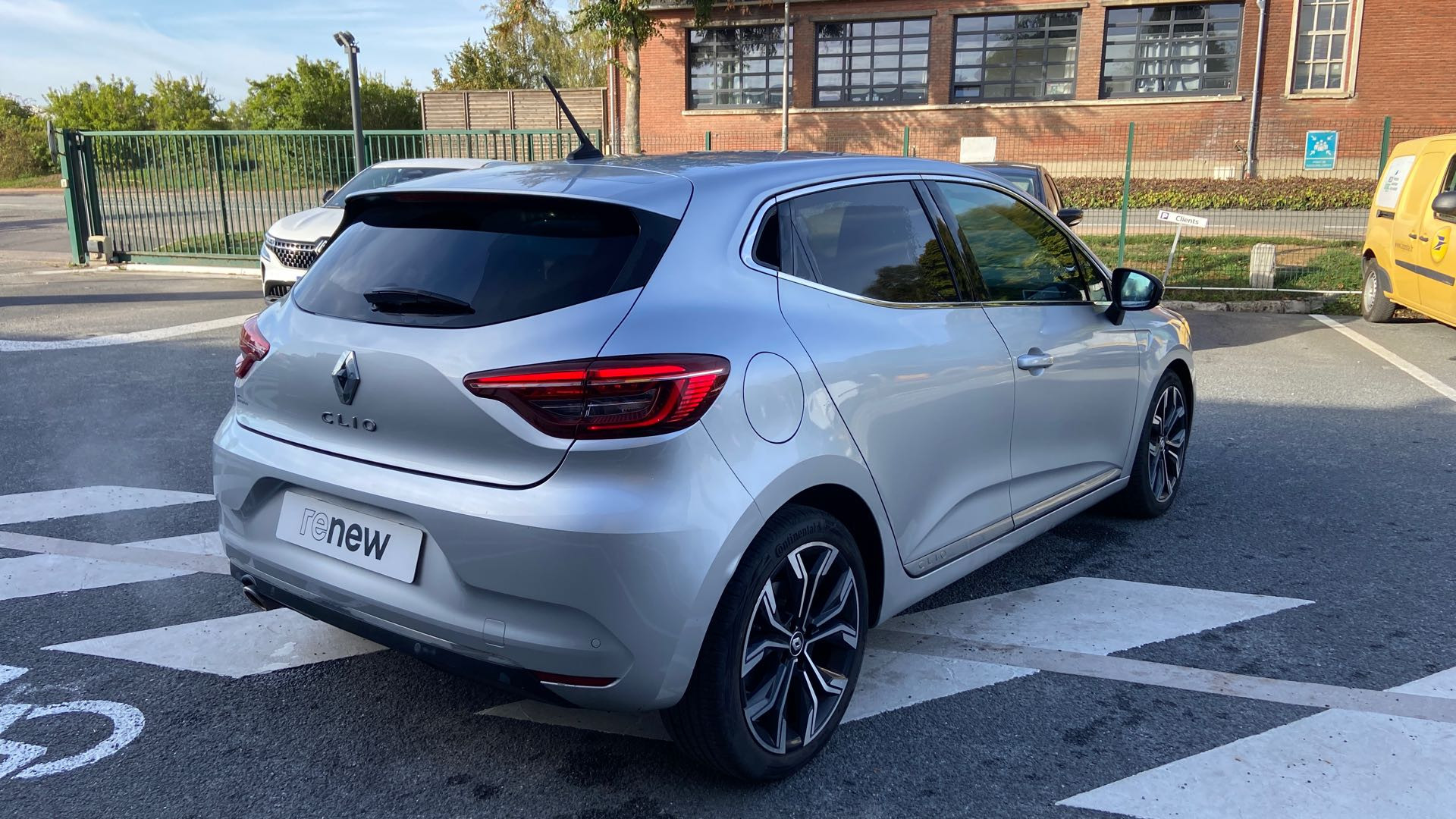 Vente en ligne Renault Clio 5 Clio TCe 90 au prix de 14 000 €